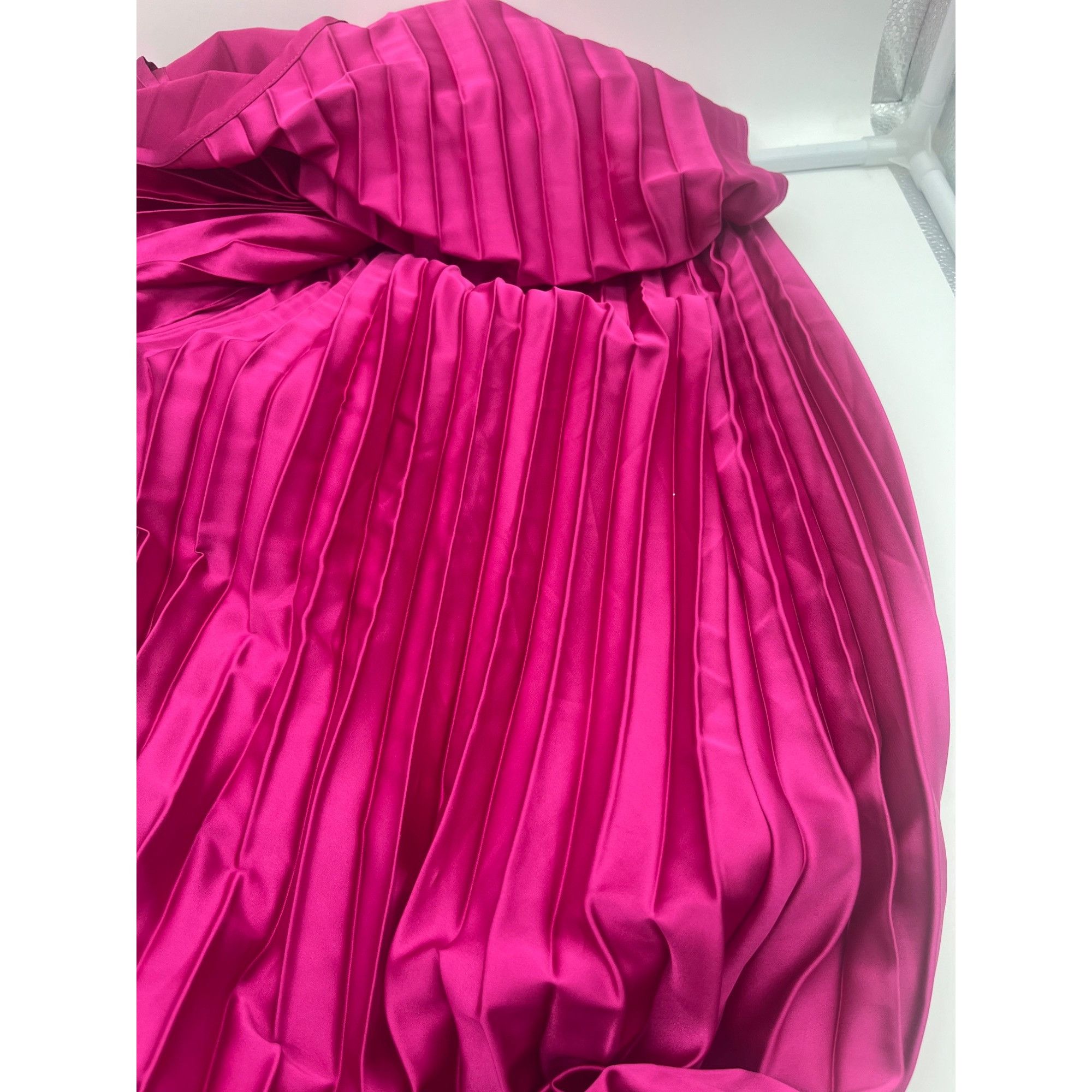 Other Lush Cap Sleeve Pleated Satin Midi Dress, Pink, XS Size XS / US 0-2 / IT 36-38 - 6 Thumbnail