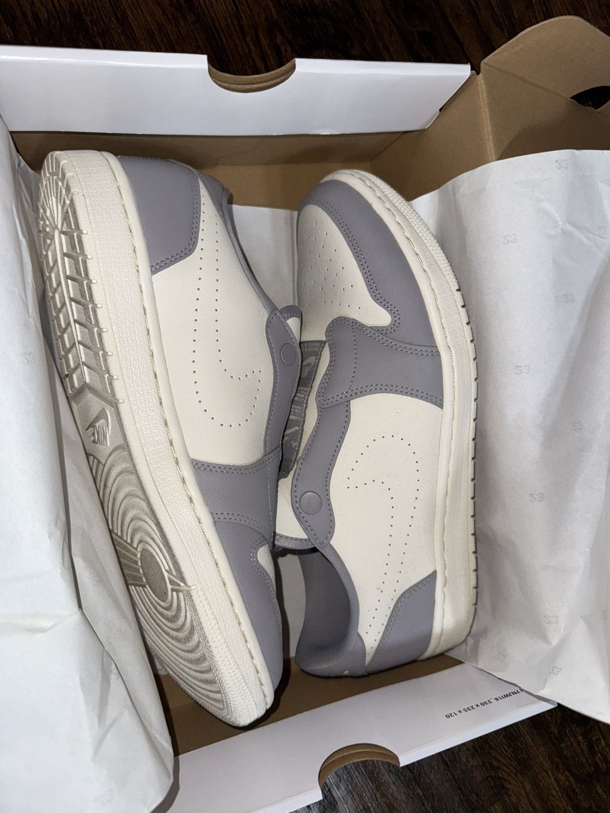 Kith × Nike Air Jordan 1 Low Slip Atmosphere Grey AV3918-005 Men’s 10.5 Size US 10.5 / EU 43-44 - 7 Thumbnail