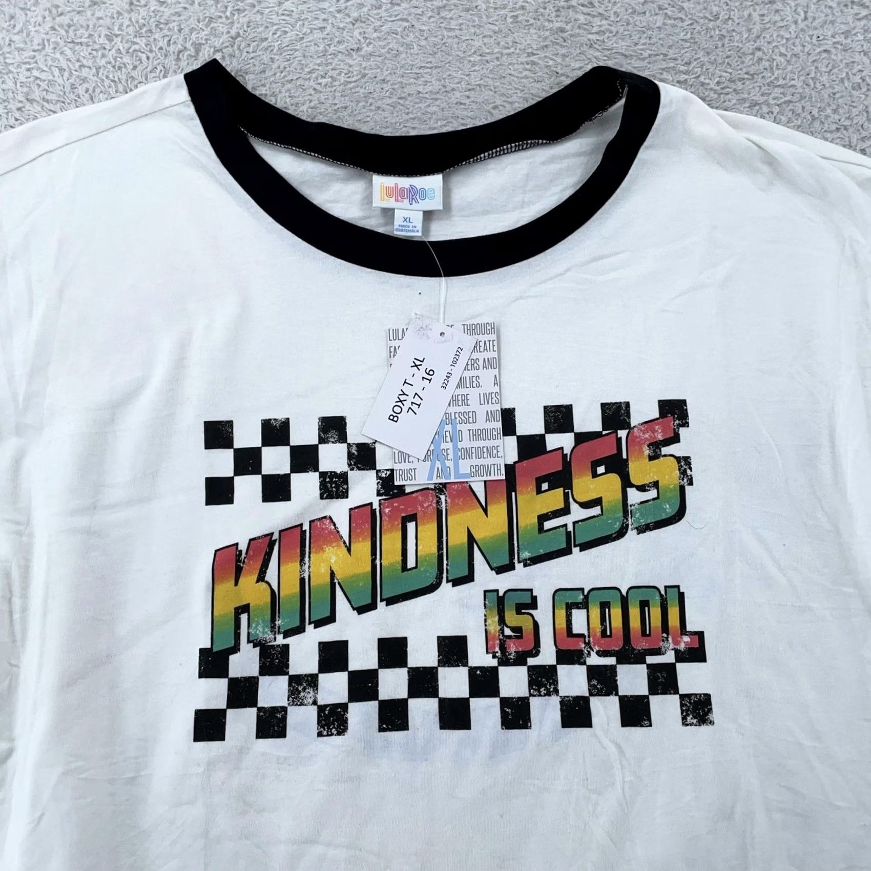 Vintage LuLaRoe Boxy Tee Shirt Womens XL White Black Ringer Kindness Is Cool Crop Top Crew Neck Short Sleeve Size XL / US 12-14 / IT 48-50 - 2 Thumbnail