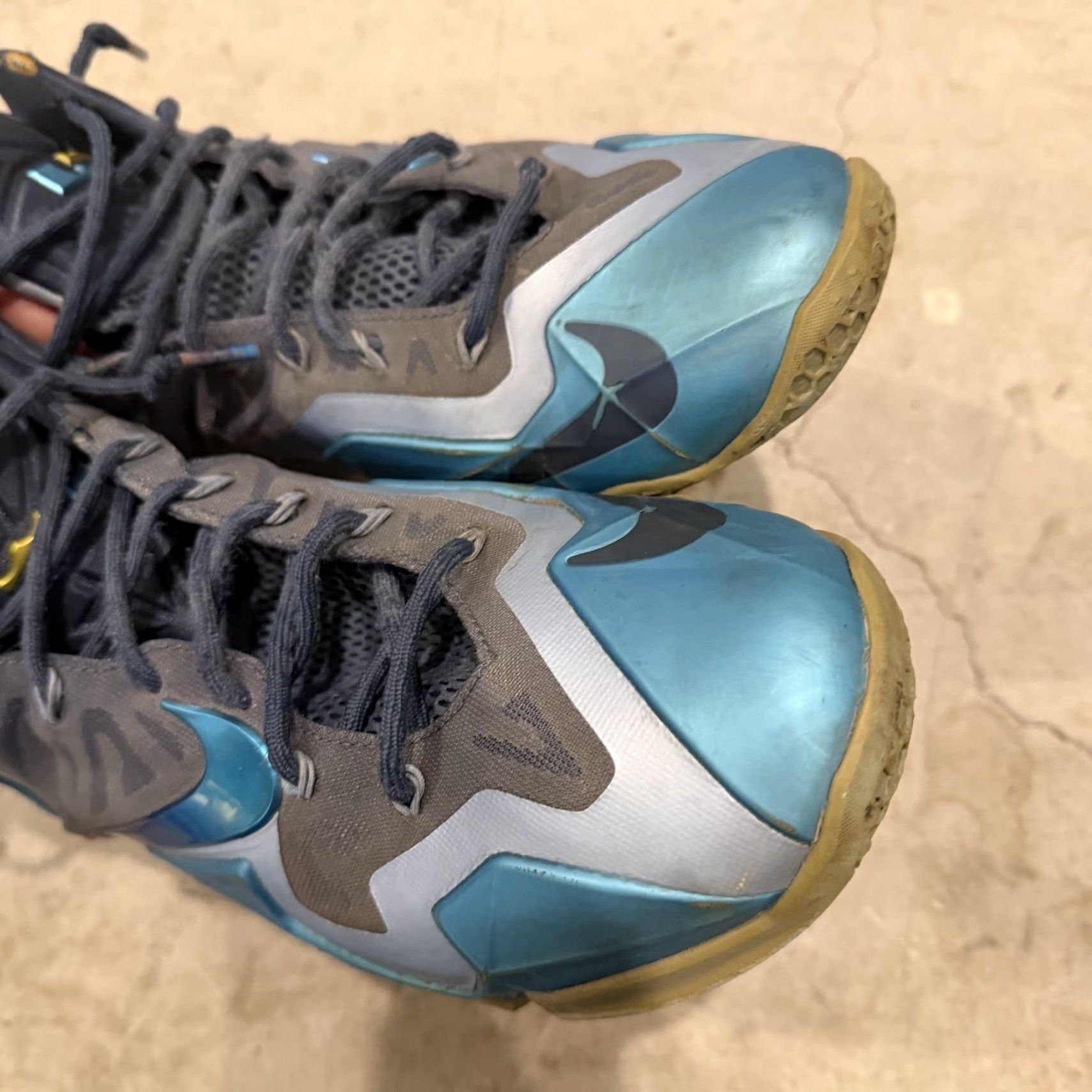 Nike Nike LeBron 11 XII Gamma Blue Armory Slate 616175-401 Sz 11.5 Basketball Nike LeBron Sneaker Men 2013 Colorful Logo Cushioned Performance High Top Size ONE SIZE - 6 Thumbnail