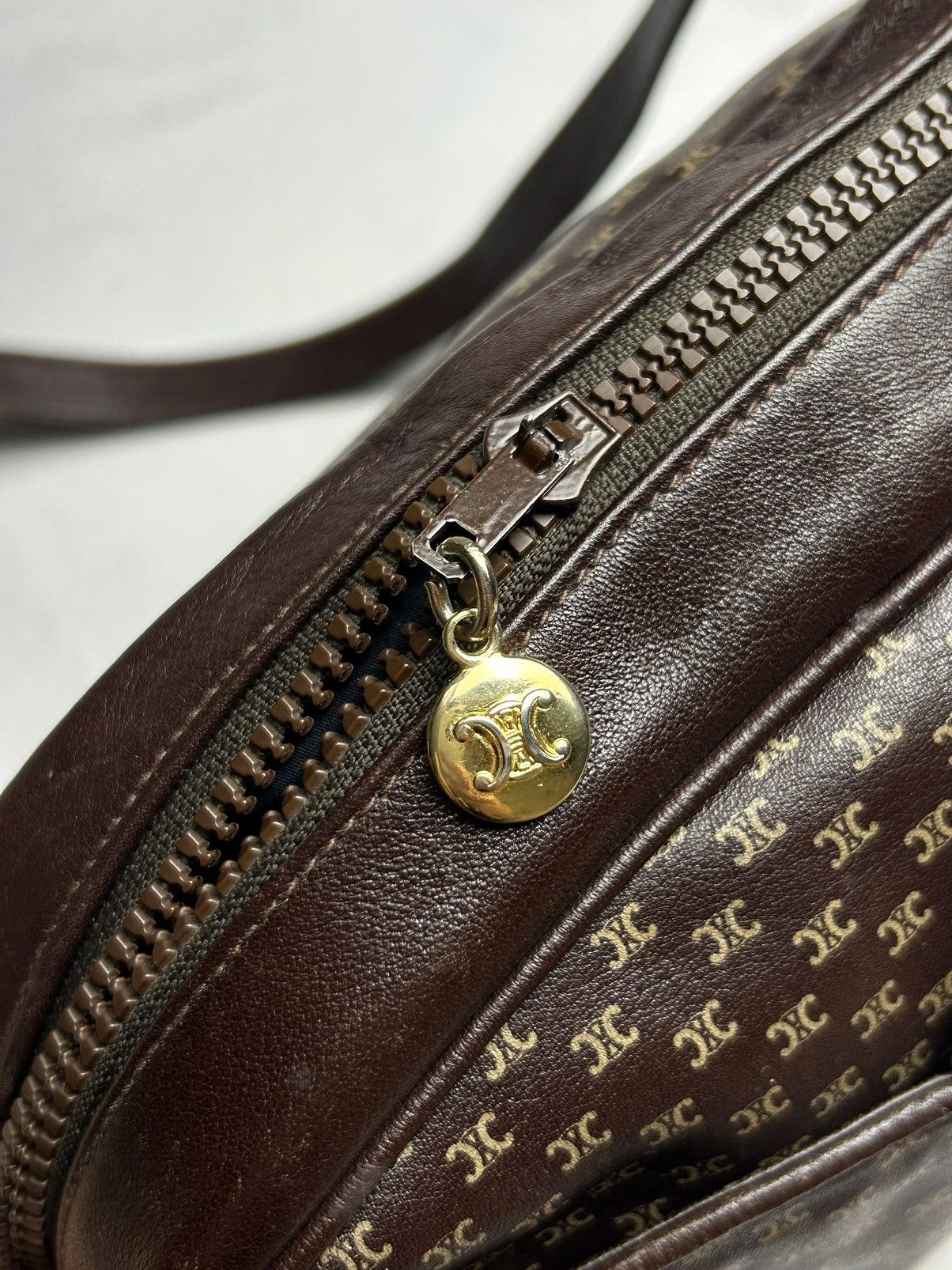 Celine × Designer Celine shoulder bag Triomphe gold hardware leather Size ONE SIZE - 16 Thumbnail