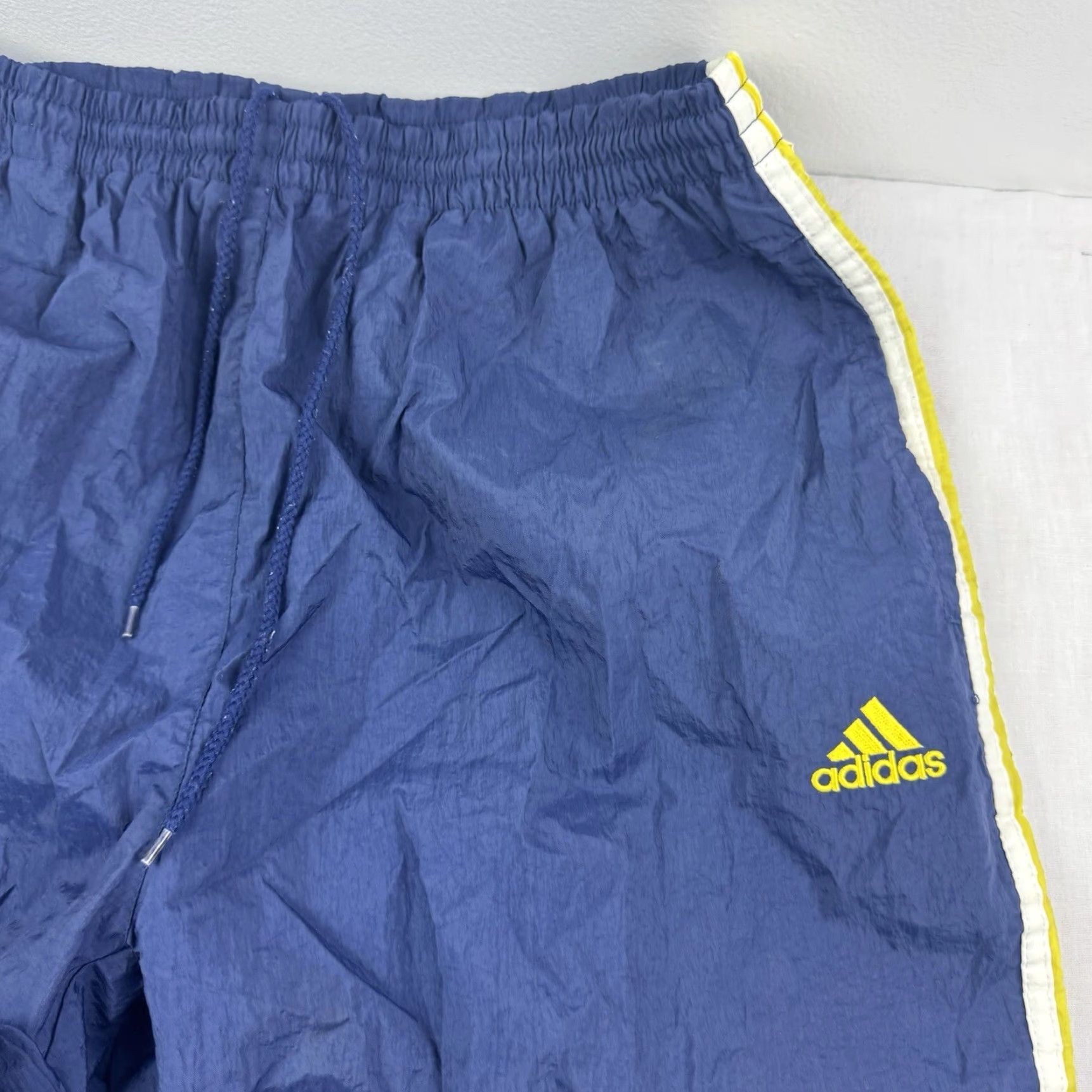 Adidas VINTAGE adidas Track Pants Men L Blue Baggy 90s Sports Athleisure Logo Embroider Size US 33 - 2 Thumbnail