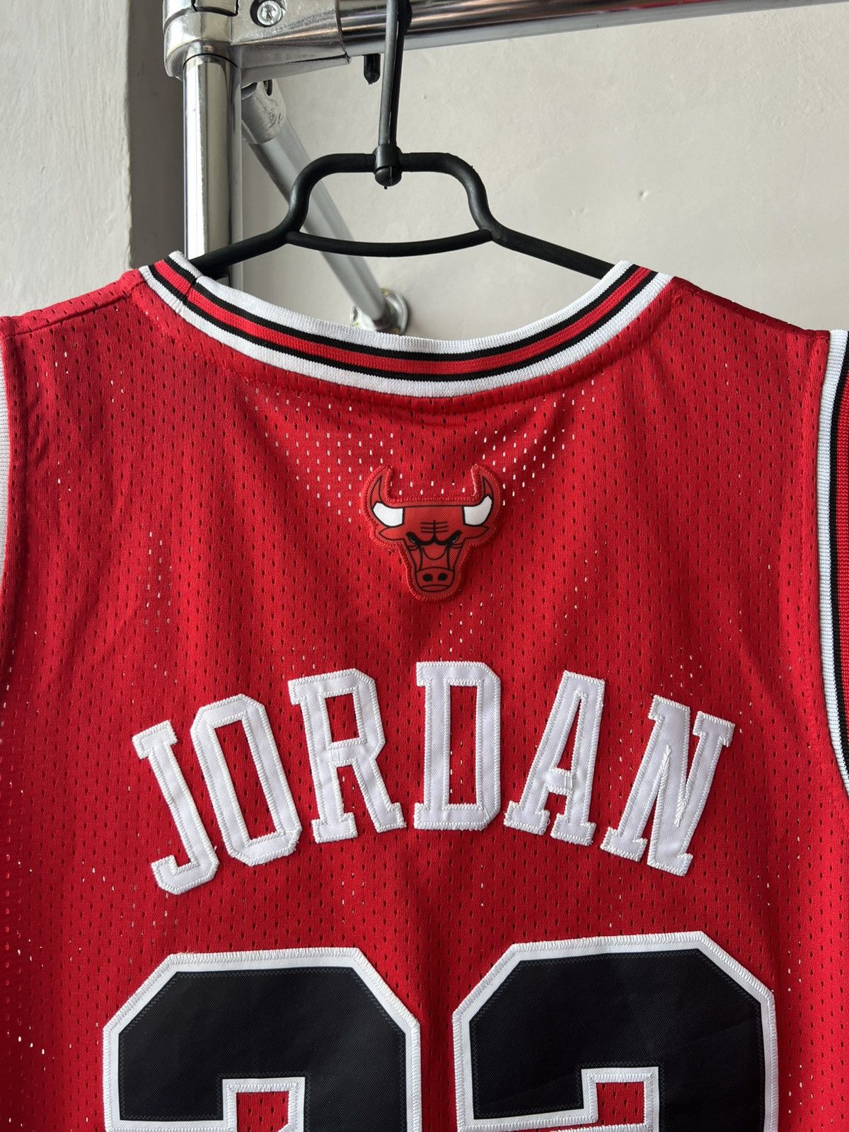 NBA 90’S NBA CHICAGO BULLS #23 JORDAN VINTAGE BASKETBALL JERSEY Size US L / EU 52-54 / 3 - 13 Thumbnail