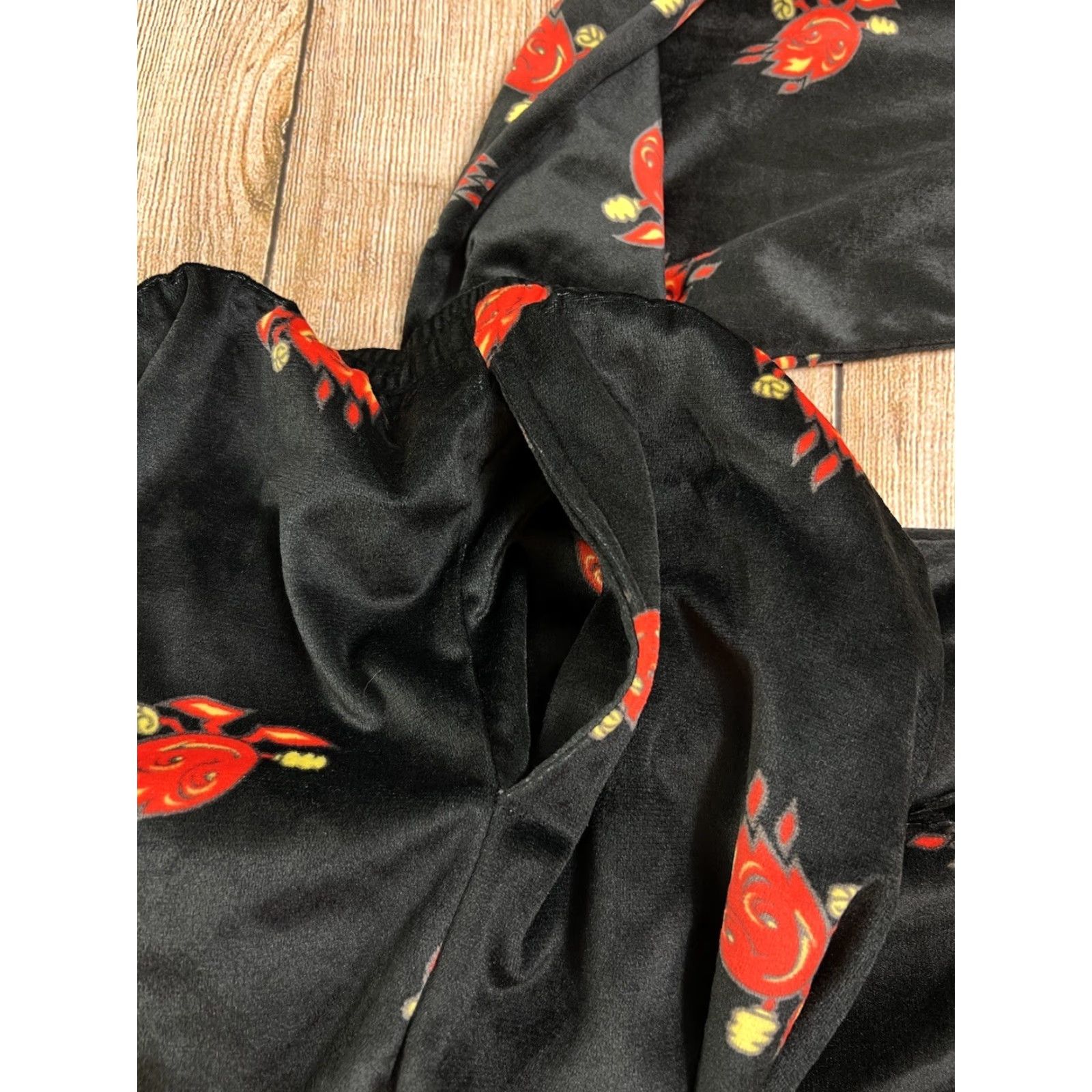 Vintage Cheetos Flaming Hot Soft Pajama Bottoms Lounge Pants Size Large Black Pockets Men Lounge Pants Drawstring Elastic Size US 33 - 3 Thumbnail