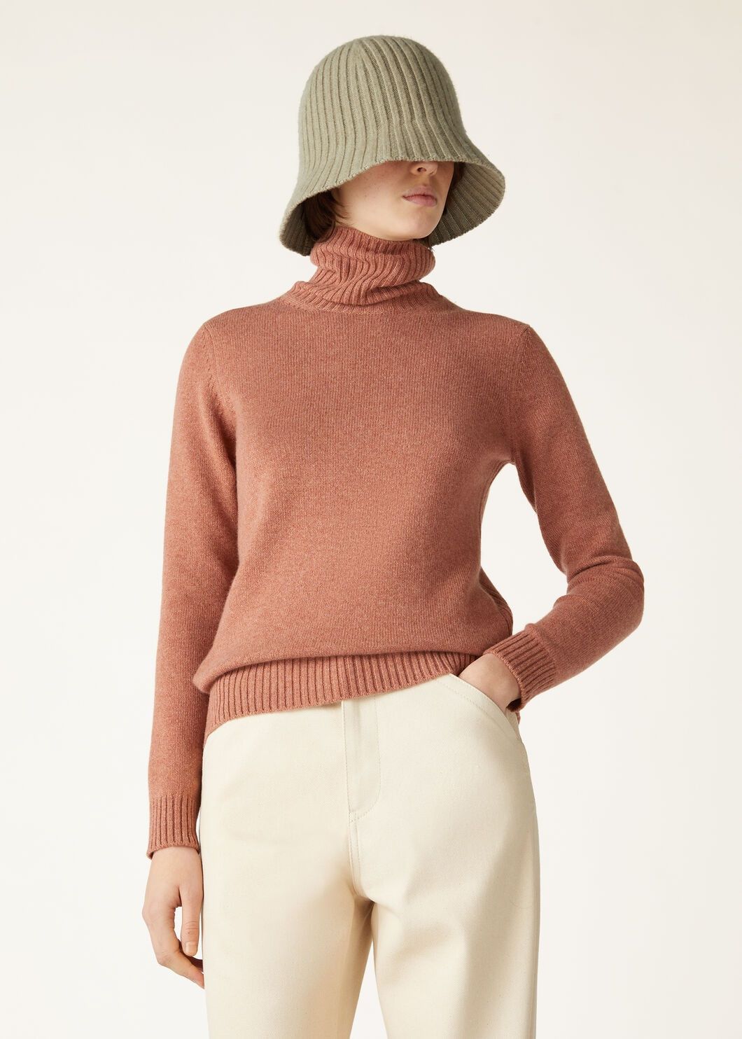 Loro Piana o1w1db10825 FAM9052 Parksville Turtleneck Sweater in Brown Size XS / US 0-2 / IT 36-38 - 4 Thumbnail