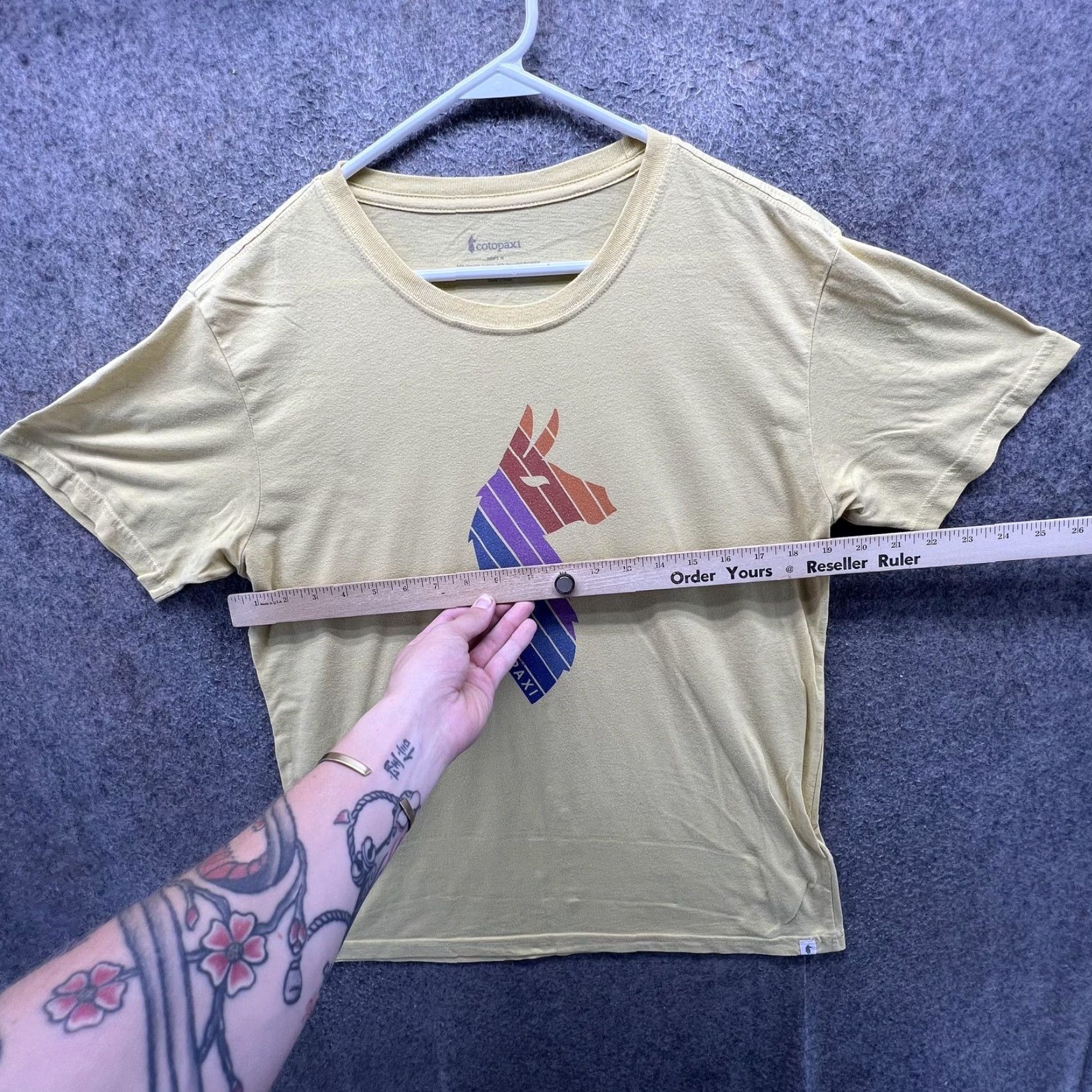 Cotopaxi Cotopaxi Shirt Mens Medium Yellow Llama Logo Graphic Tee Tagless Outdoor Casual Size US M / EU 48-50 / 2 - 3 Thumbnail