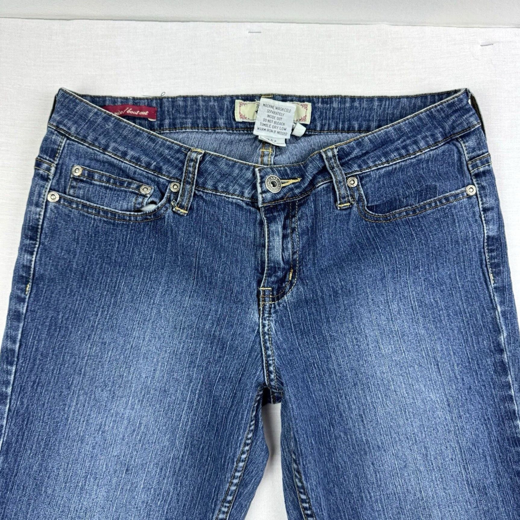 Vintage VINTAGE YMI Jeans Women 11 Blue Low Rise Bootcut Hipster Y2K Grunge Classic Regular Jeans Womens size 11 blue bootcut Y2K hipster vintage YMI jeans Size 32" / US 10 / IT 46 - 2 Thumbnail