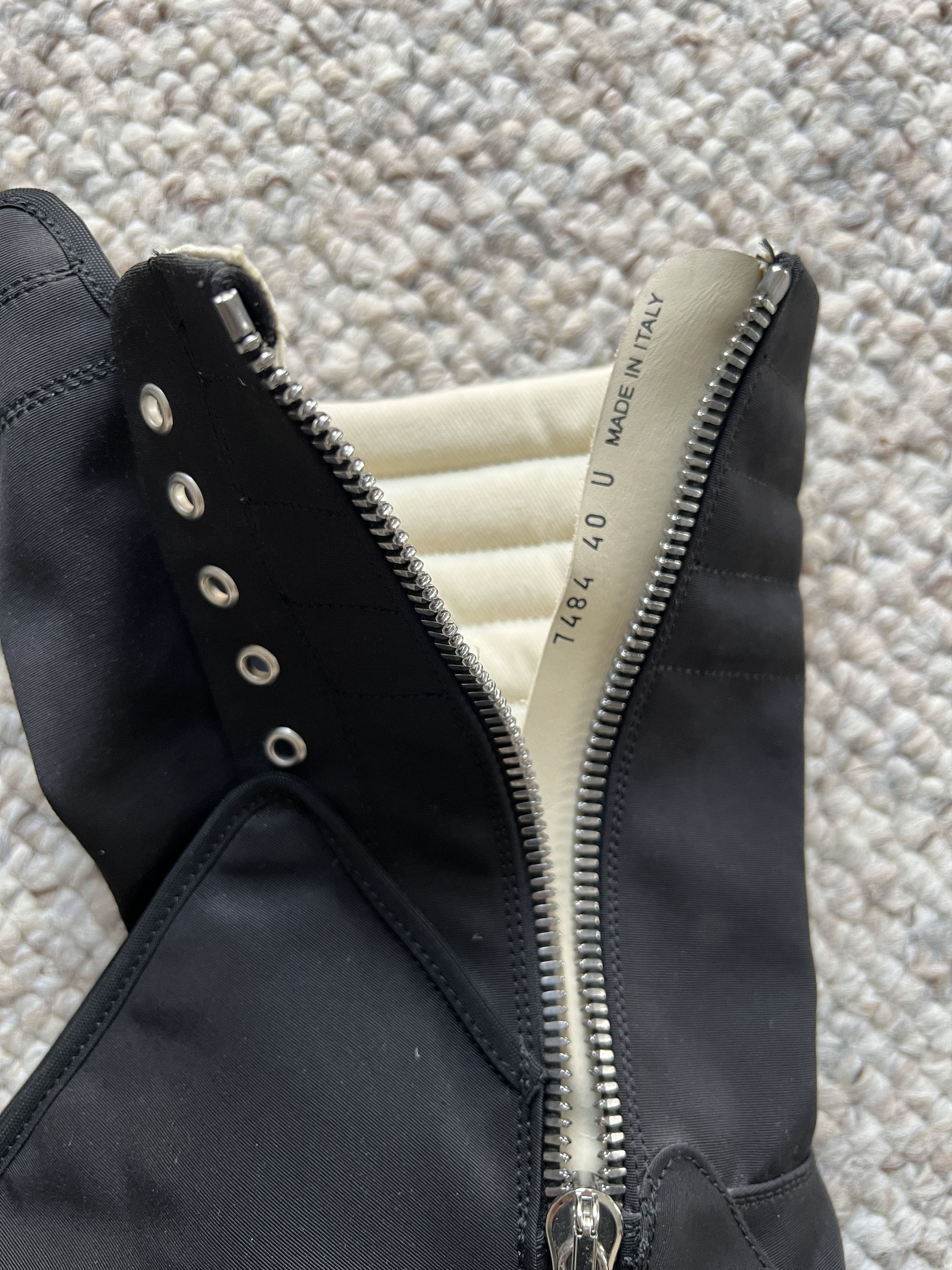 Rick Owens Drkshdw Rick Owens DRKSHDW Hoofdunks in black/milk size40 Size US 7 / EU 40 - 3 Thumbnail
