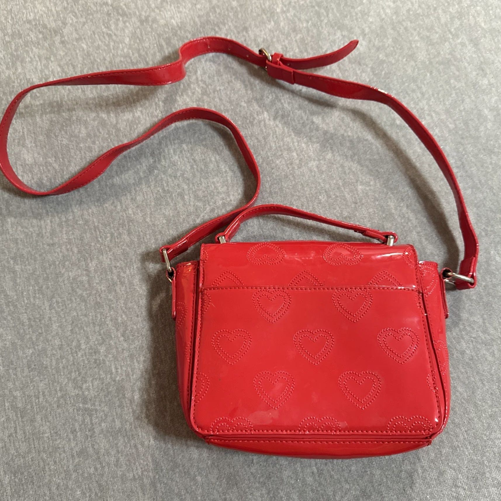 Betsey Johnson EUC Betsey Johnson Red Top Handle Bag Crossbody Heart Design Satchel Purse Casual Medium Women Size M / US 6-8 / IT 42-44 - 7 Thumbnail