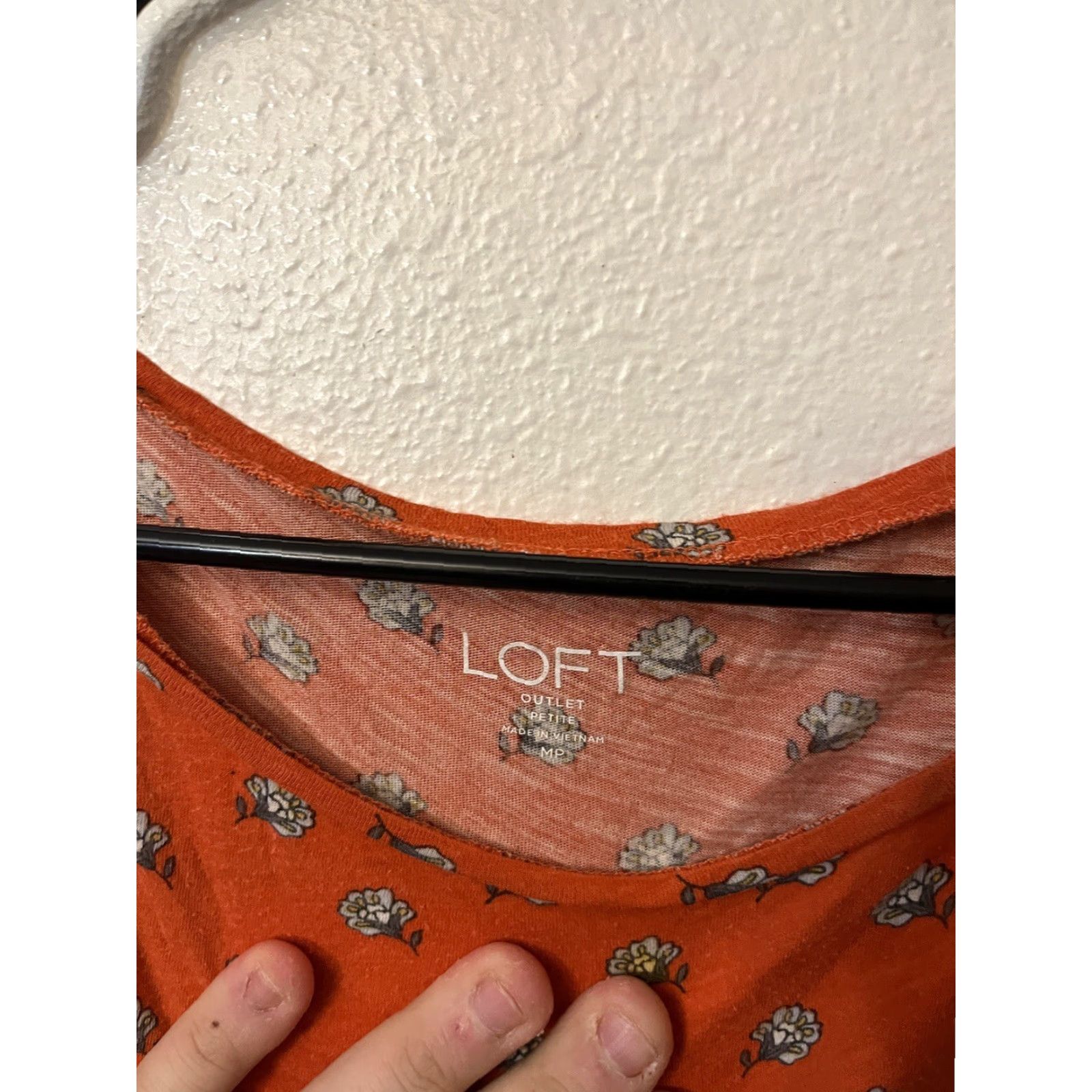 Loft VINTAGE The Loft Outlet Blouse Shirt Womens PM Petite Short Sleeve Cold Shoulder Orange Floral Knit Rayon Tunic Style Ladies Womens Size M / US 6-8 / IT 42-44 - 2 Thumbnail