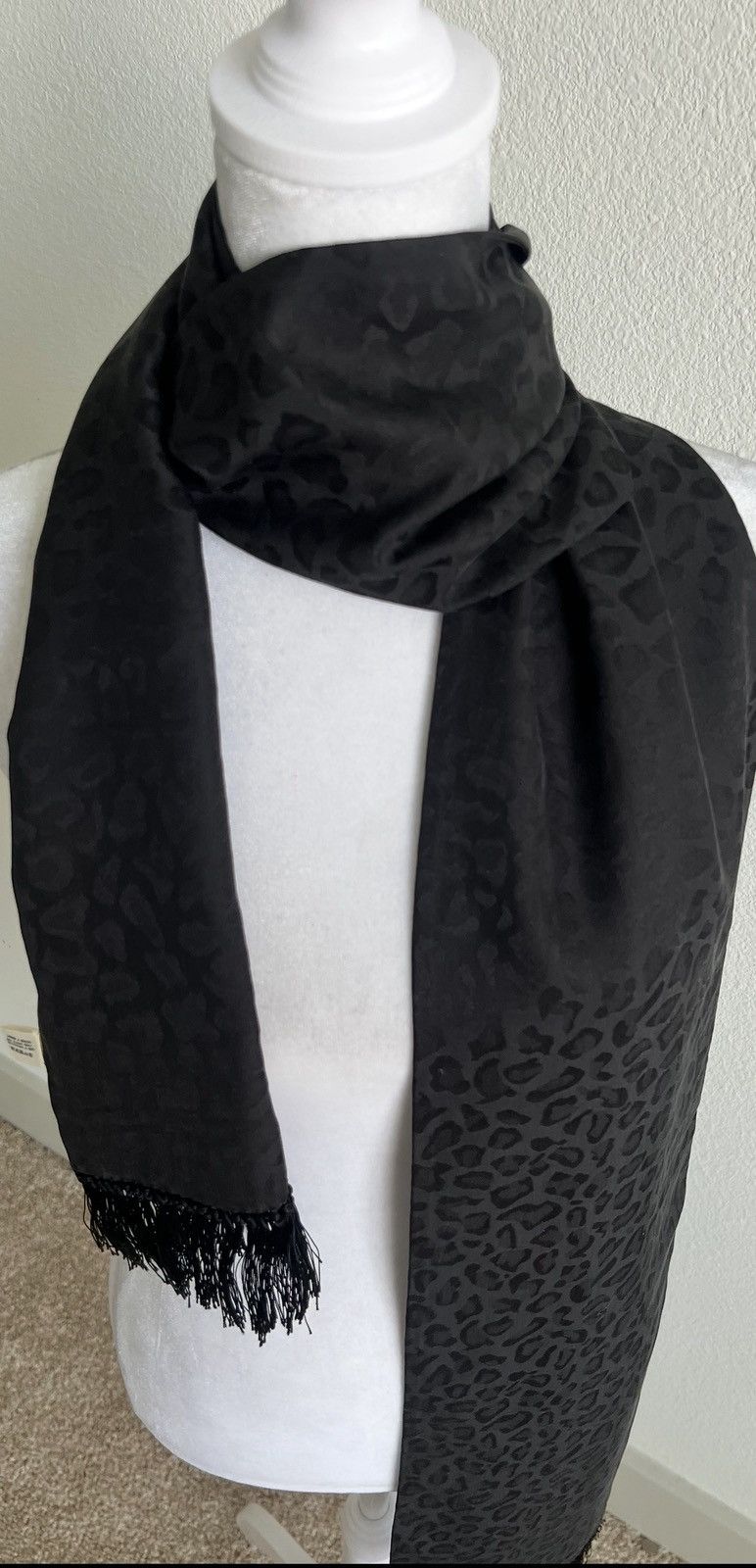 Saint Laurent Paris Saint Laurent opera scarf black silk leopard pattern Size ONE SIZE - 1 Thumbnail
