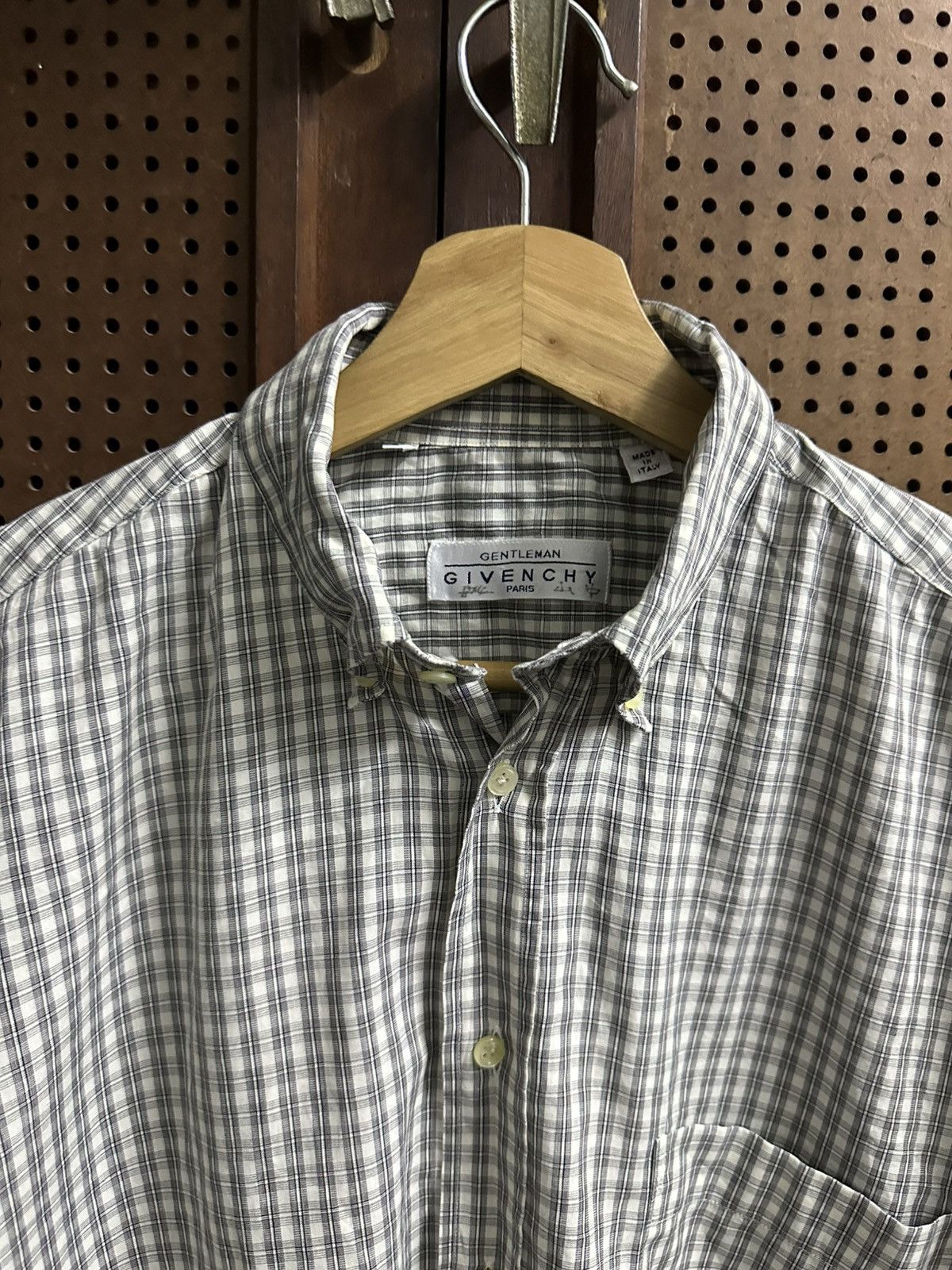 Givenchy 1990-Givenchy Gentleman 41-16 Made in Italy Button-Up Size US L / EU 52-54 / 3 - 12 Thumbnail