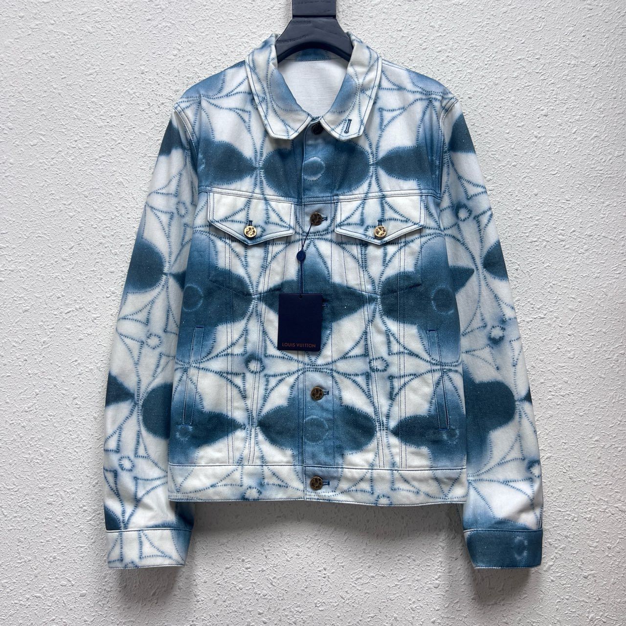 Louis Vuitton LOUIS VUITTON LV New Twist Dyeing Denim Jacket Nextarrow-24 Size US L / EU 52-54 / 3 - 1 Thumbnail