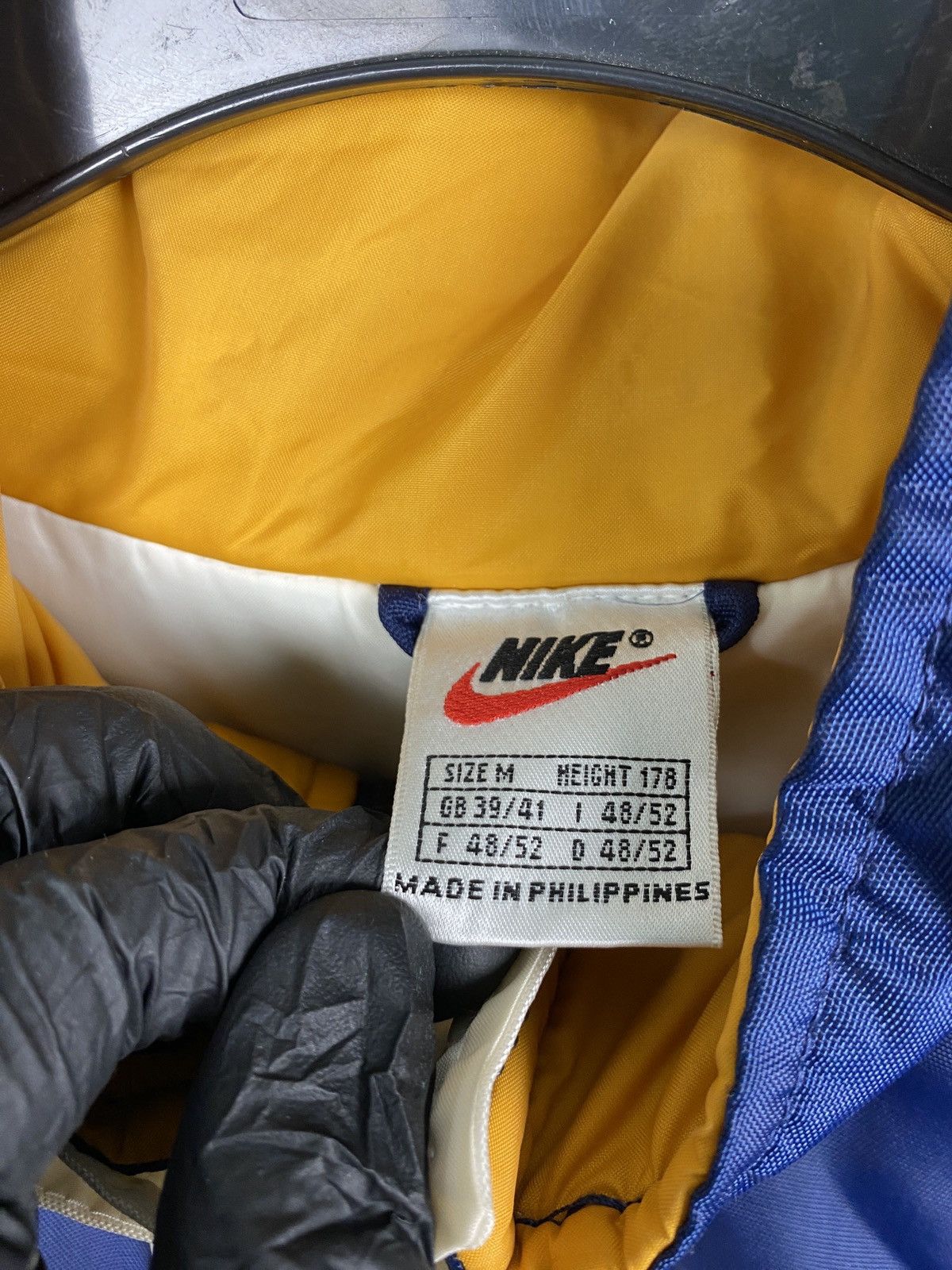 Vintage Men’s Nike Jacket Vintage Big Swoosh Logo Size M Size US M / EU 48-50 / 2 - 9 Thumbnail