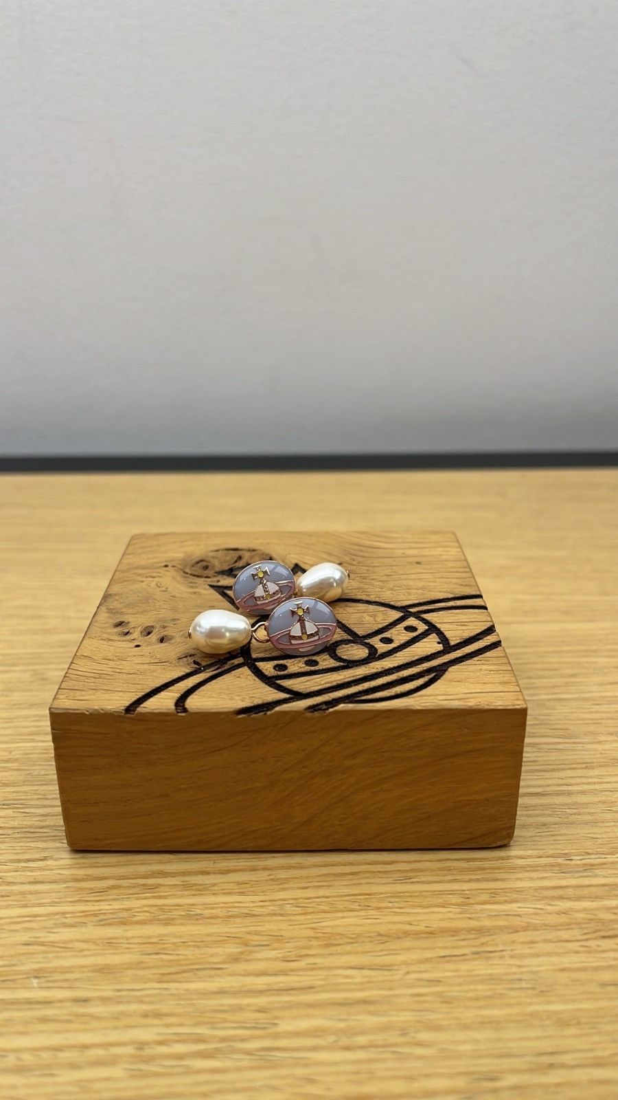Vivienne Westwood o1f1d3z1025 Size: OS / Loelia Earrings in Pale Blue/Cream Size ONE SIZE - 1 Thumbnail