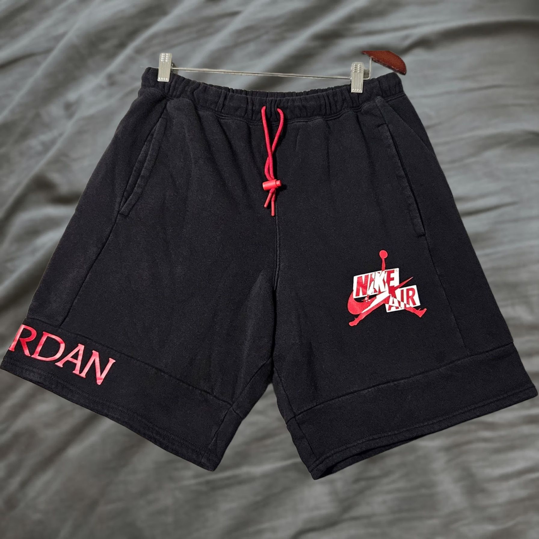 Nike Nike Air Jordan Fleece Shorts Black Gym Red White Men's Medium 9" Size US 31 - 1 Thumbnail