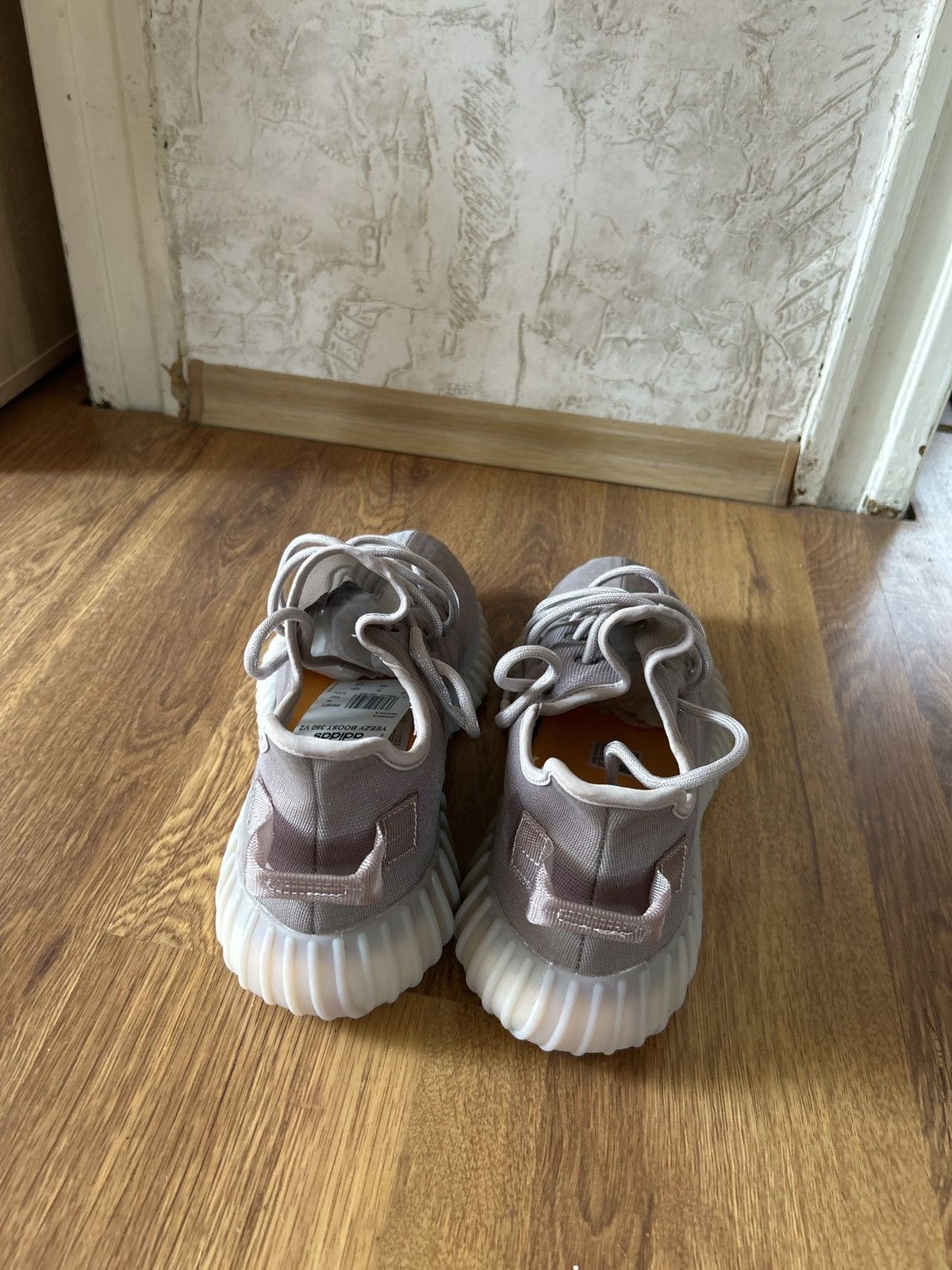 Yeezy Yeezy 350 Monmis Size US 10.5 / EU 43-44 - 4 Thumbnail