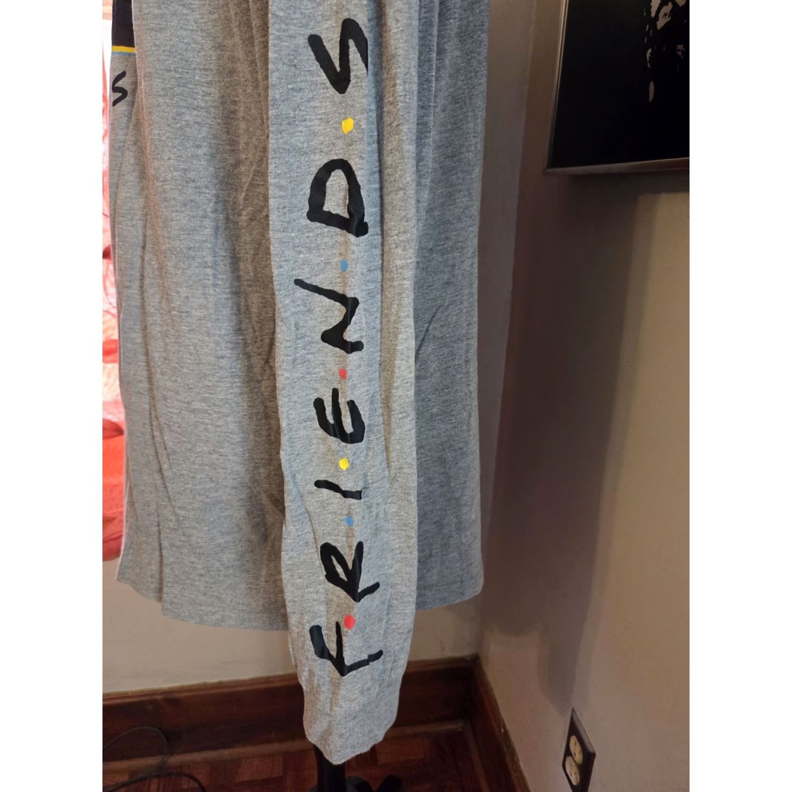 Vintage Friends TV Show Official T-Shirt Long Sleeve Gray Adult 2XL Size US XXL / EU 58 / 5 - 2 Thumbnail