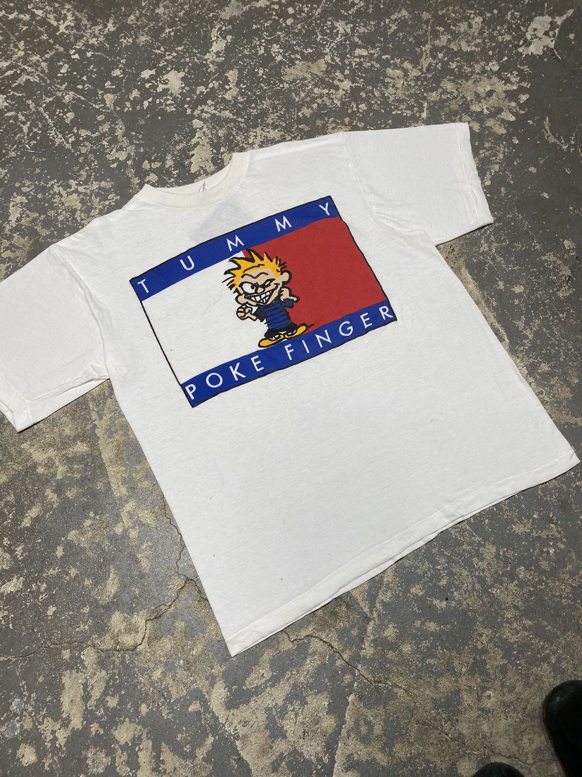 Japanese Brand × Vintage Vintage Tummy Poke Finger Calvin And Hobbes Parody 90 Tshirt Size US L / EU 52-54 / 3 - 7 Thumbnail
