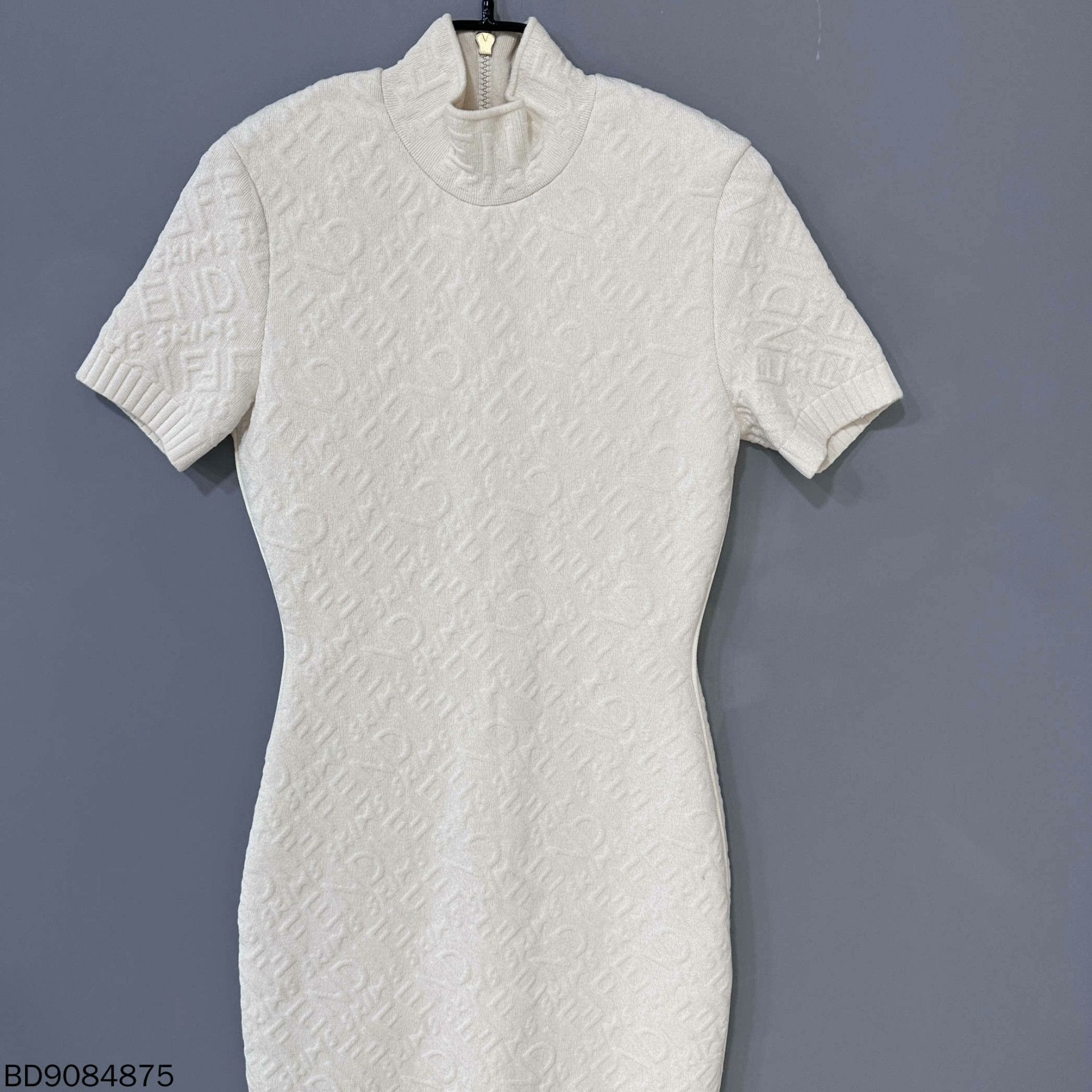 Fendi Fendi Retro T-Shirt M Women Size M / US 6-8 / IT 42-44 - 1 Thumbnail