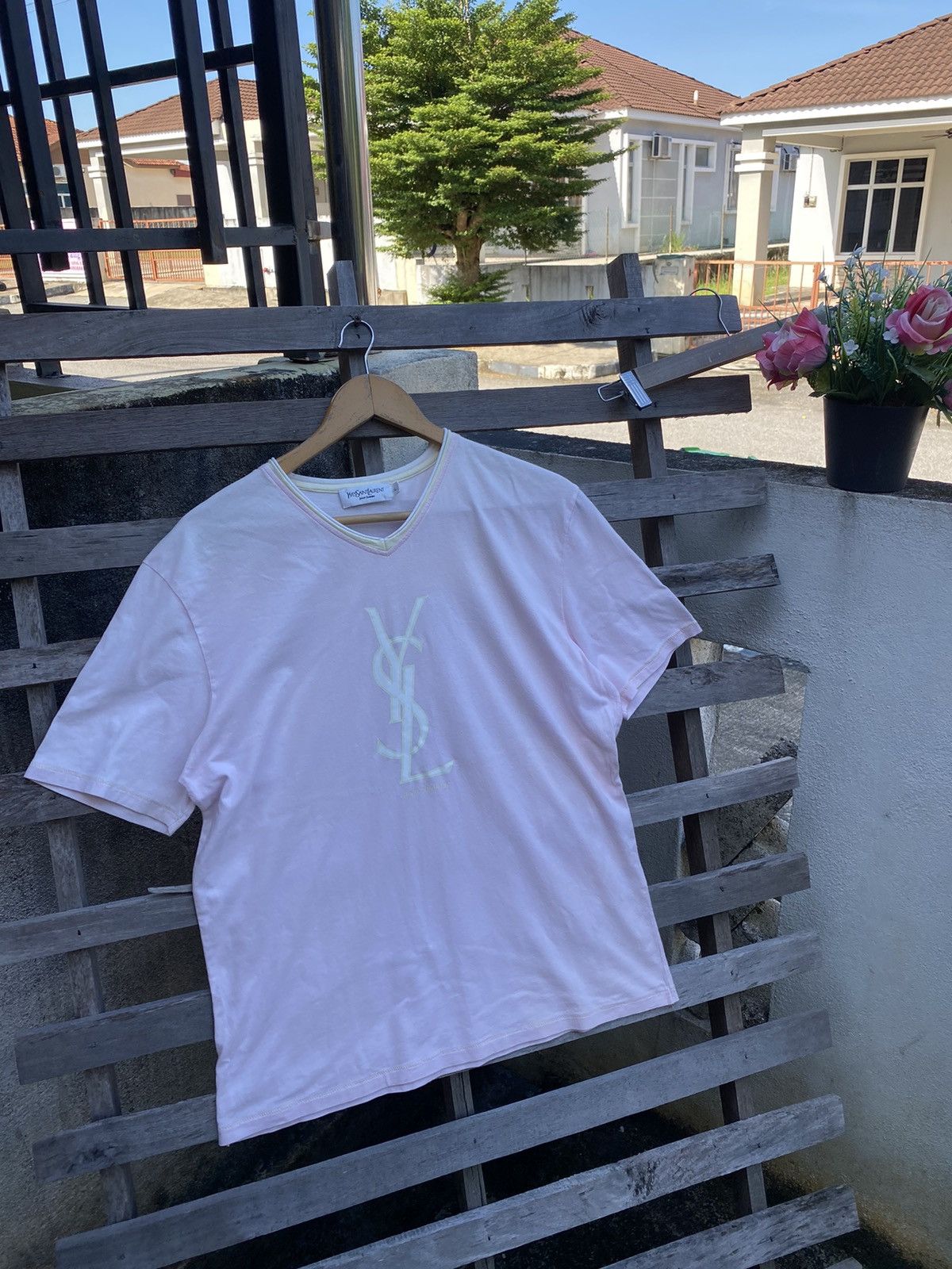 Vintage × Yves Saint Laurent 🔥 Steals 🔥 Vintage YSL pour homme Big Logo Tshirt Size XL / US 12-14 / IT 48-50 - 2 Thumbnail