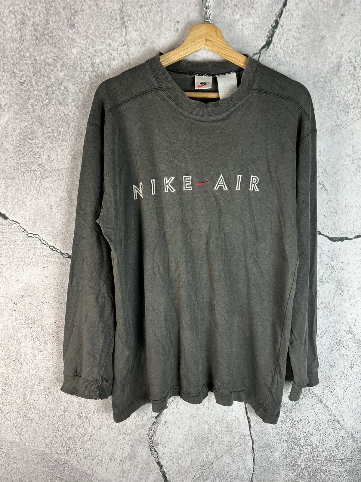 Nike NIKE 90s distressed Vintage Center Logo Longsleeve Size US M / EU 48-50 / 2 - 1 Thumbnail