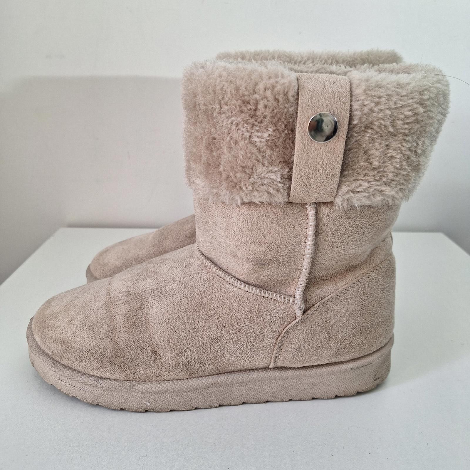 Designer Naughty Monkey WInter fluffy Faux Fur Boots women size 8 Size US 9 / IT 39 - 3 Thumbnail
