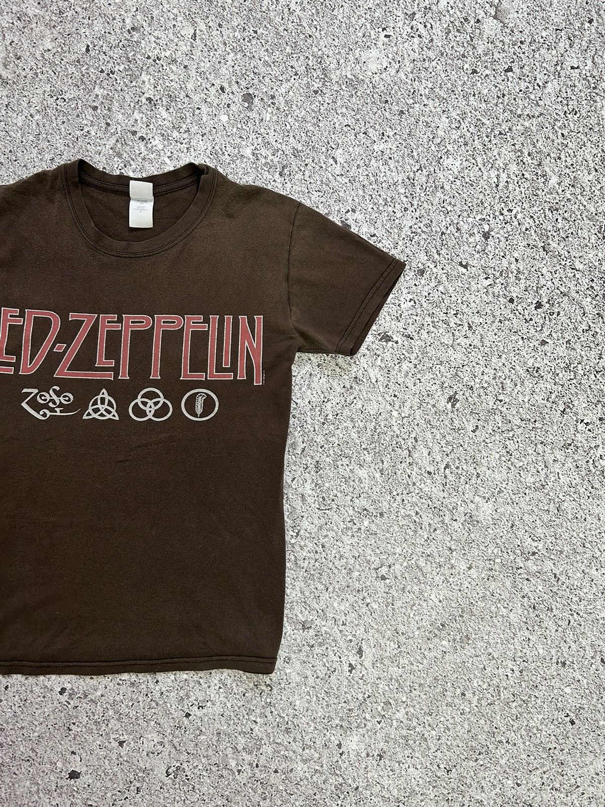 Band Tees Vintage Led Zeppelin 2011 Rock Band T-Shirt Size US S / EU 44-46 / 1 - 4 Thumbnail