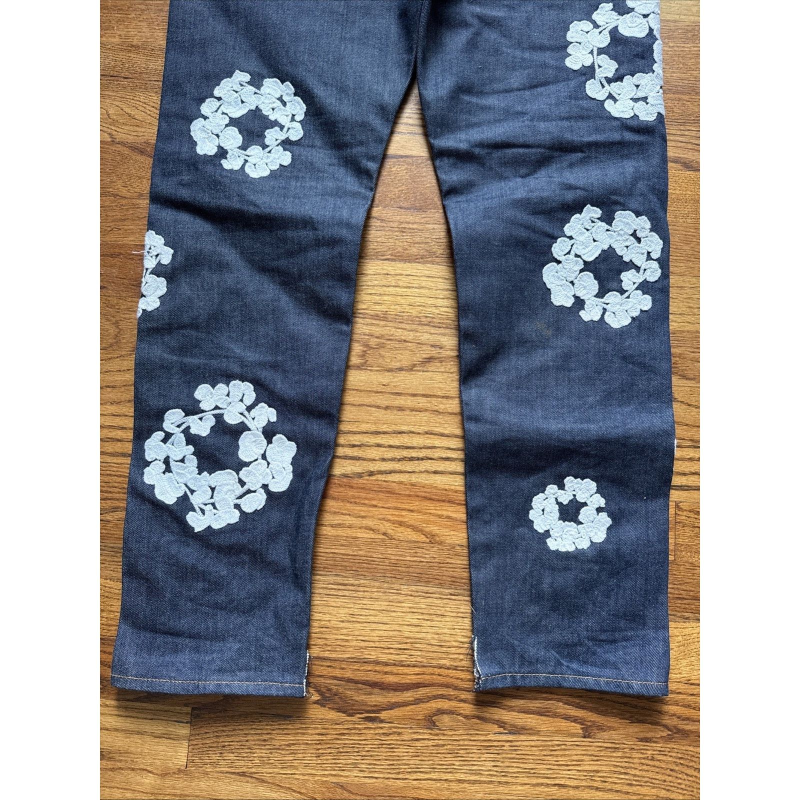DENIM TEARS LEVI'Sx Denim Tears Embroidered Cotton Wreath Denim Jean Size US 38 / EU 54 - 10 Thumbnail