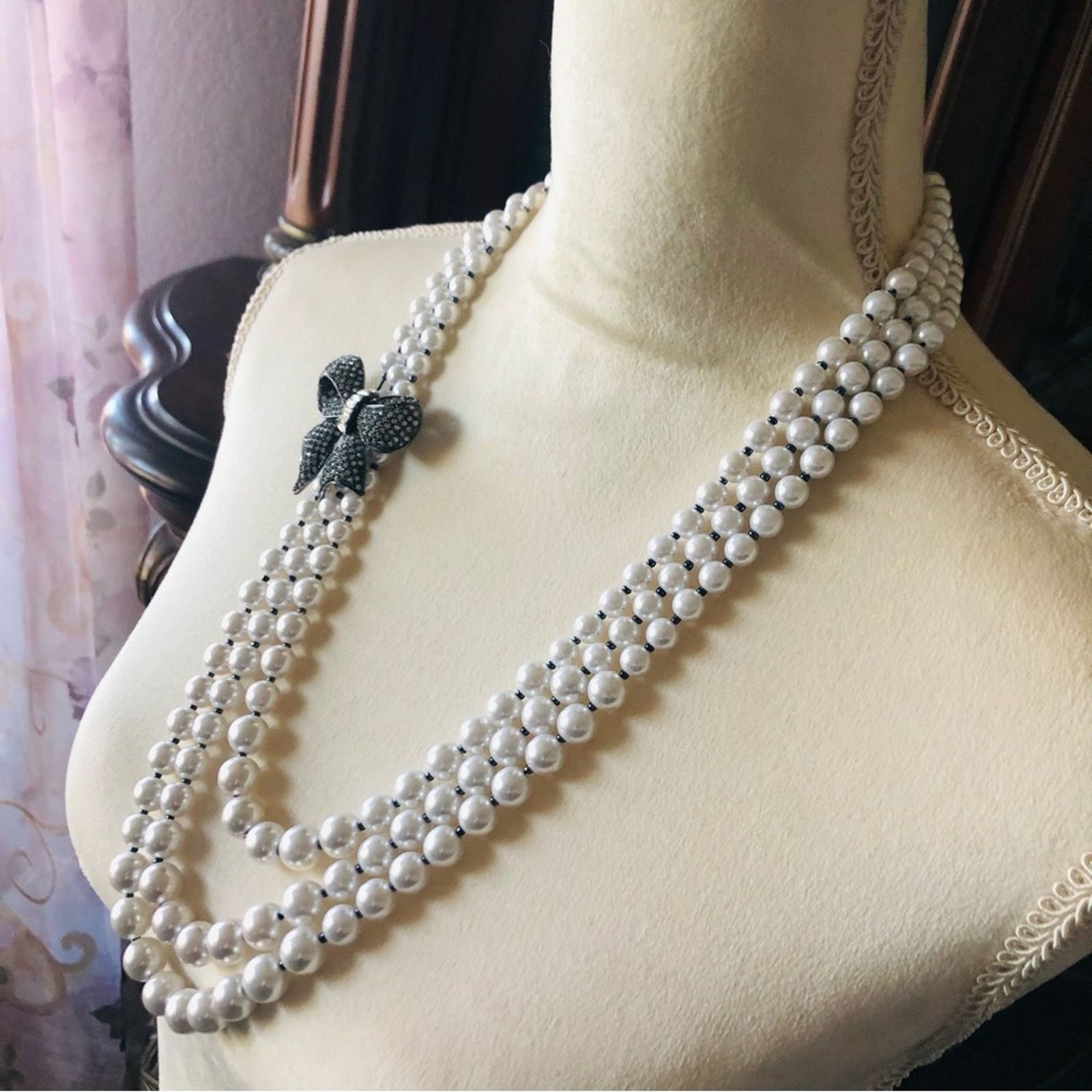 Jewelry R.J. Graziano triple strand graduated white pearl necklace Size ONE SIZE - 3 Thumbnail
