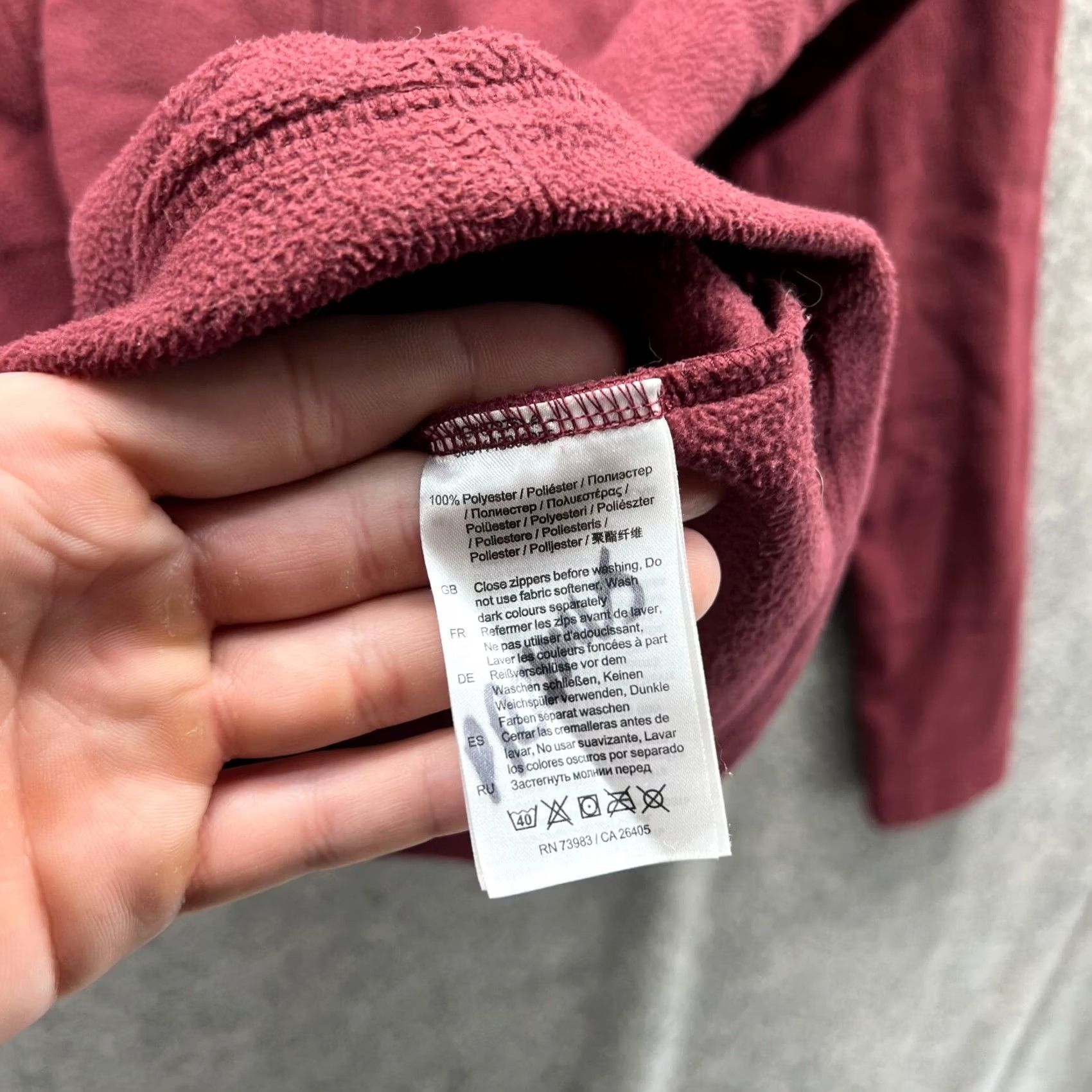 Helly Hansen VINTAGE Helly Hansen Sweater Women Small Burgundy Red Full Zip Fleece Jacket Full Zip Size S / US 4 / IT 40 - 5 Thumbnail