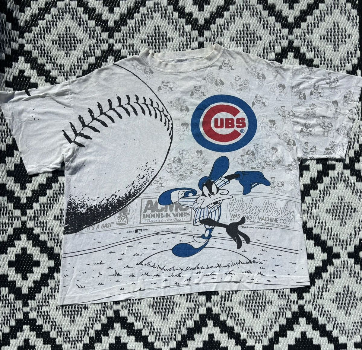 MLB × Vintage Looney Tunes Cubs 1993 AOP Size US XL / EU 56 / 4 - 1 Thumbnail