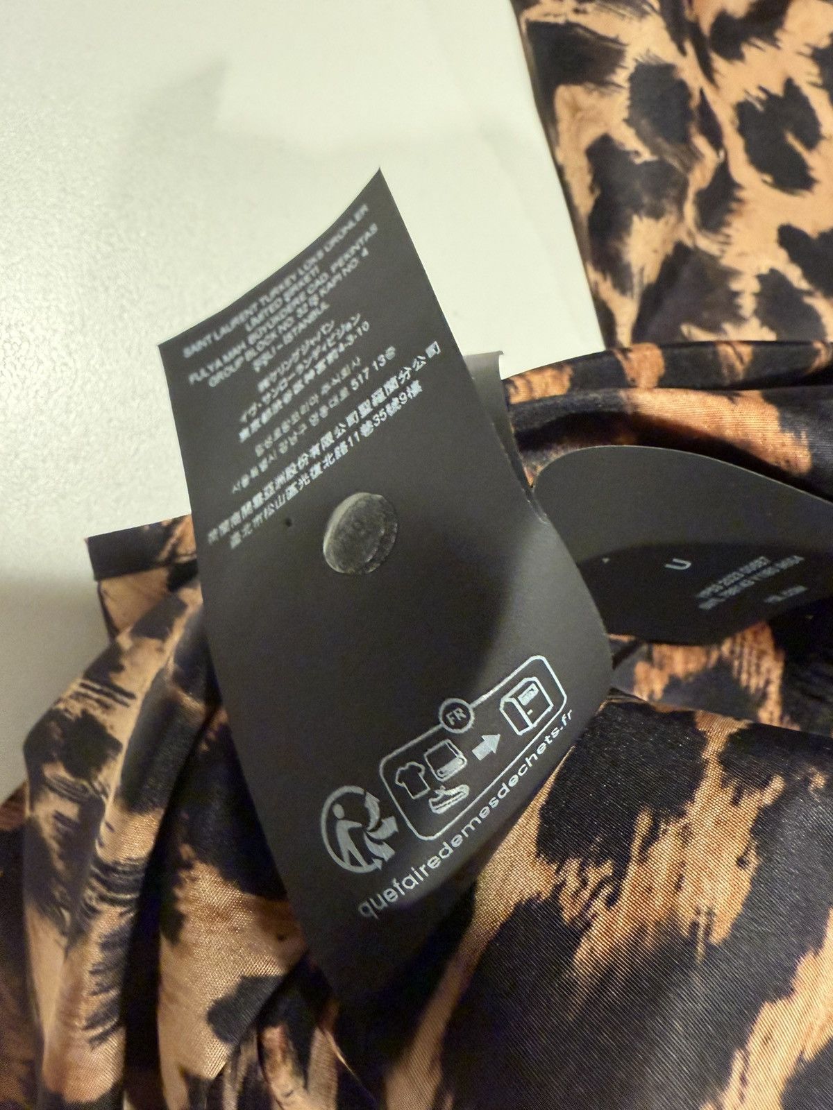 Saint Laurent Paris Saint Laurent leopard silk shirt. U $2500 Size US XL / EU 56 / 4 - 3 Thumbnail
