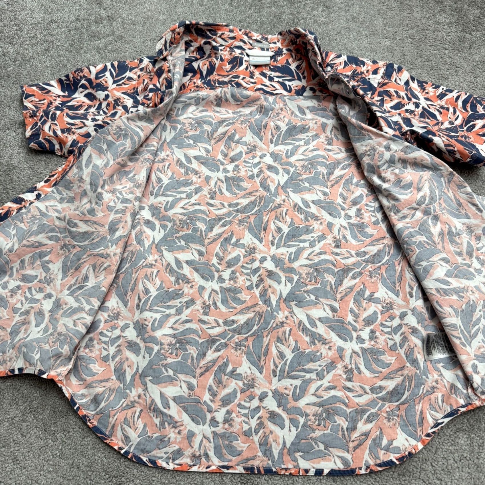 Vintage Columbia Rapid River Floral Button-Down Shirt Mens M Navy Peach Cotton Boho Shirt Size US M / EU 48-50 / 2 - 3 Thumbnail