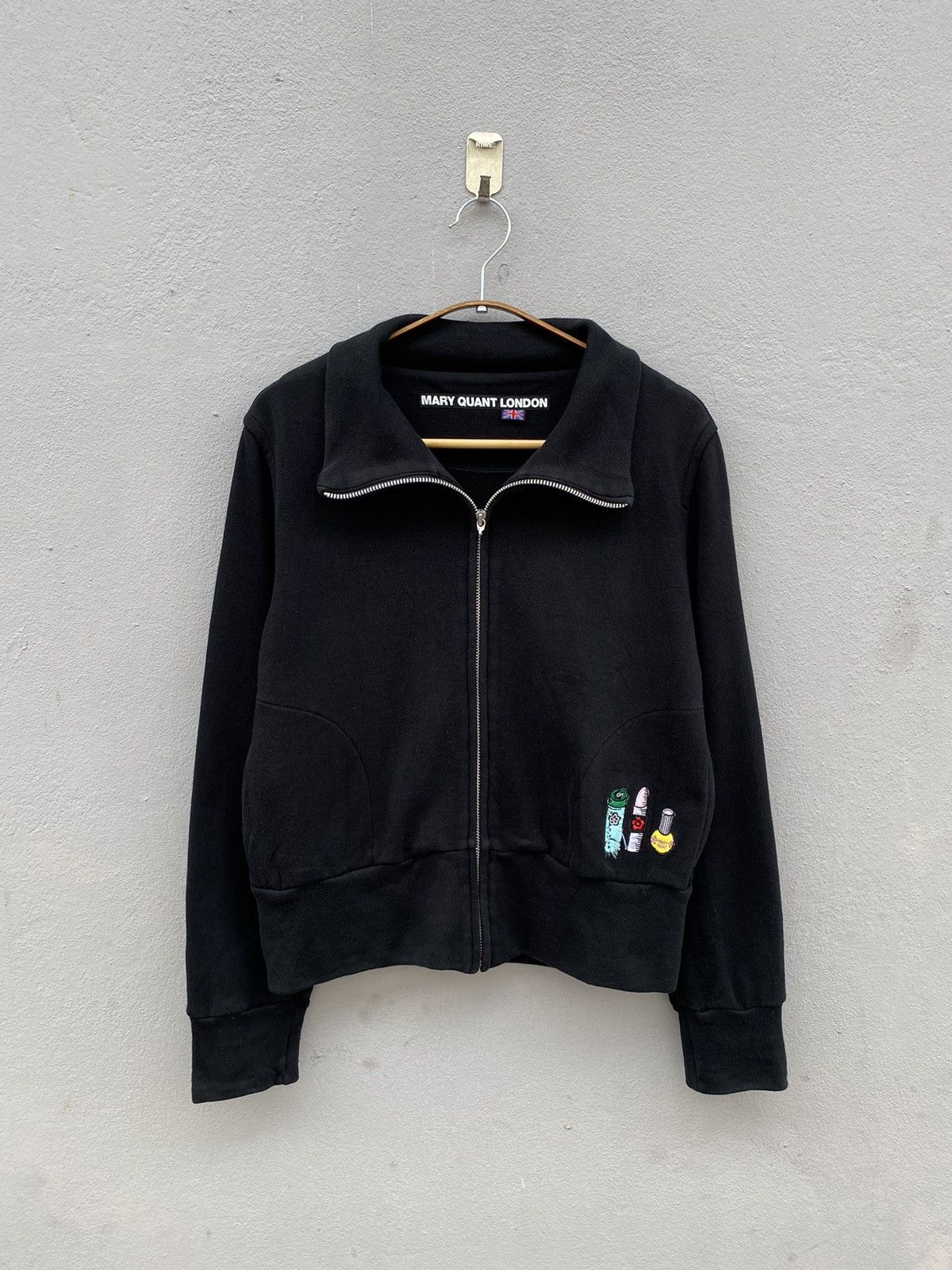 Designer × Japanese Brand 🔥MARY QUANT LONDON “Cosmetics Stuff” Embroidery Logo Sweater Size M / US 6-8 / IT 42-44 - 1 Thumbnail
