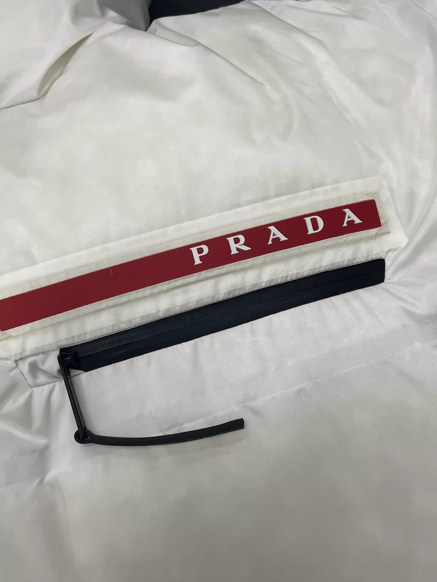 Prada Prada White Mid-Length Down Coat M Size M / US 6-8 / IT 42-44 - 2 Thumbnail