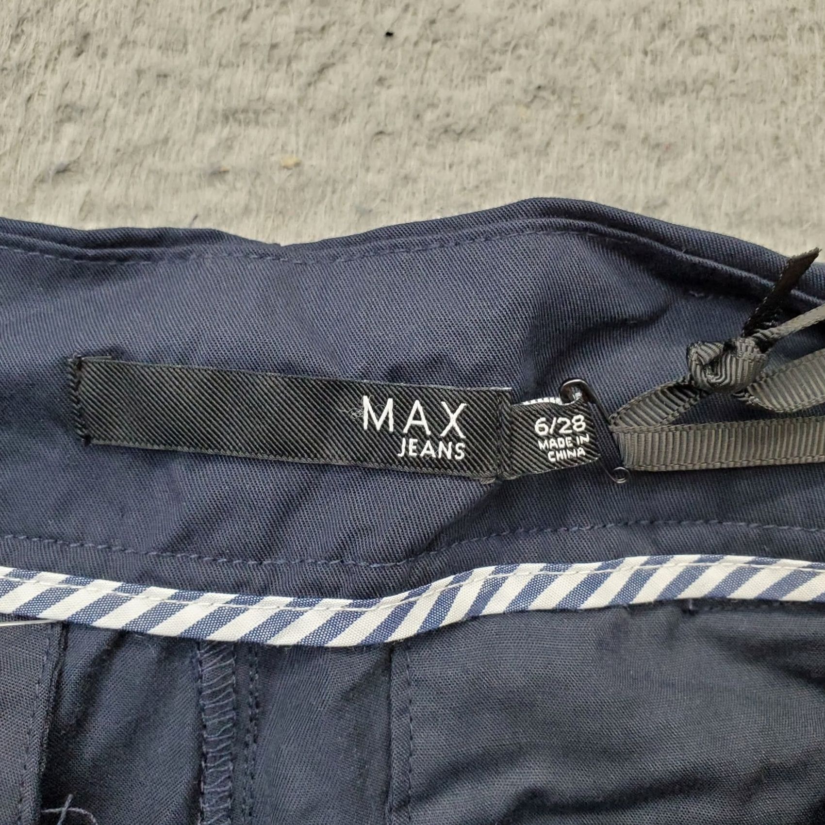 Vintage Max Jeans Paperbag Pants Womens Size 6 Navy Outdoor Straight Leg Belted Waist Navy Outdoor Straight Leg Pants Womens Size 6 Size 28" / US 6 / IT 42 - 6 Thumbnail