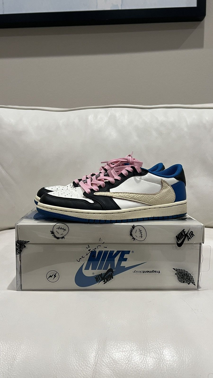Nike × Travis Scott Fragment Design X Travis Scottx Air Jordan 1 Retro Low Size US 8.5 / EU 41-42 - 1 Thumbnail