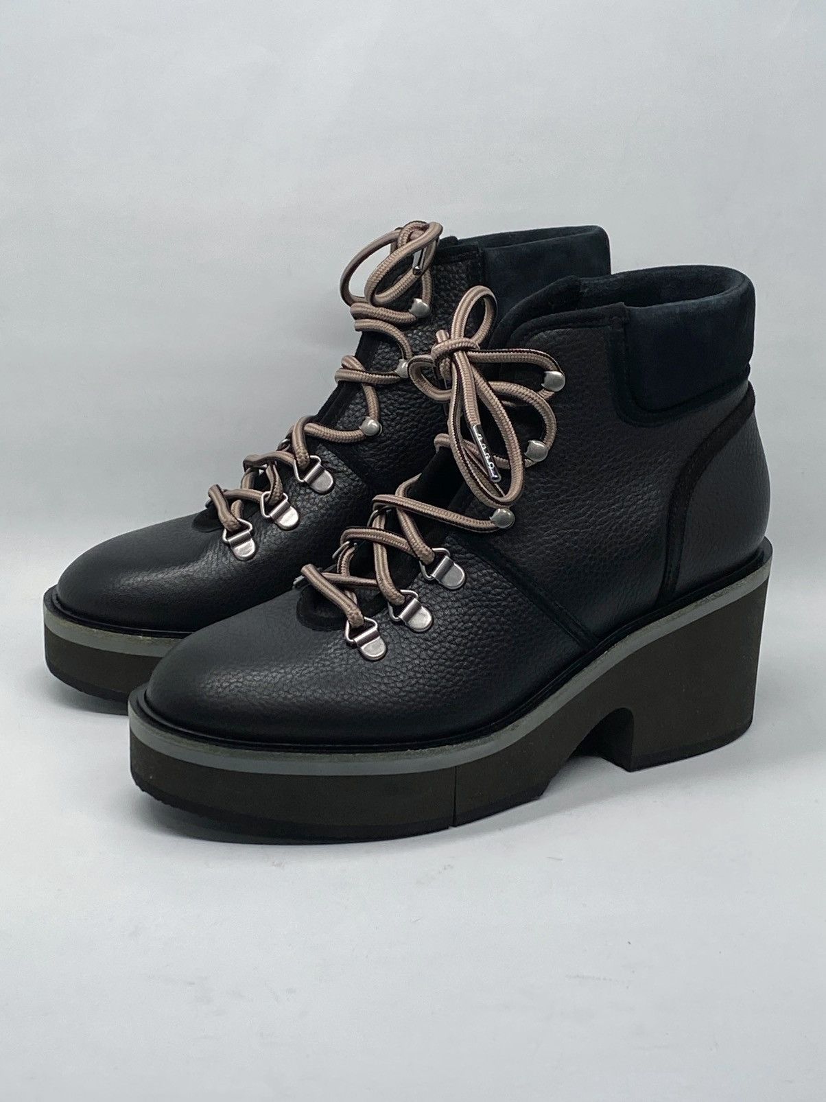 Robert Clergerie Clergerie Lace Up Leather booties size 37 Size US 7 / IT 37 - 1 Thumbnail