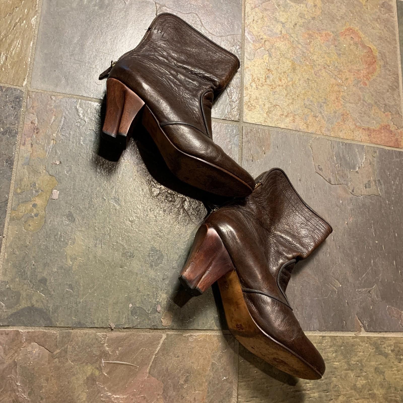 Designer CALLEEN CORDERO Ankle Boot Dk Brown Wood Heel Size 7.5 G109 Size US 7.5 / IT 37.5 - 4 Thumbnail