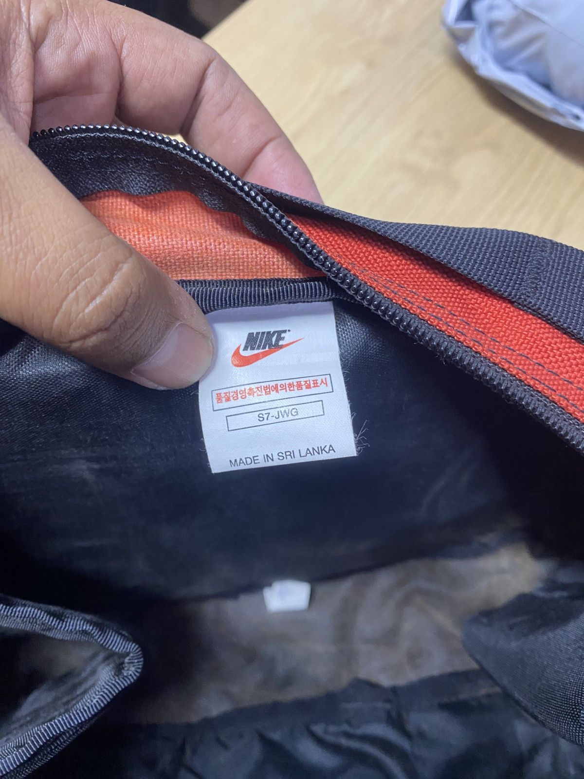 Nike Vintage Nike ACG Waist Bag /porch Bag Red Navy Mesh Pocket Size ONE SIZE - 9 Thumbnail