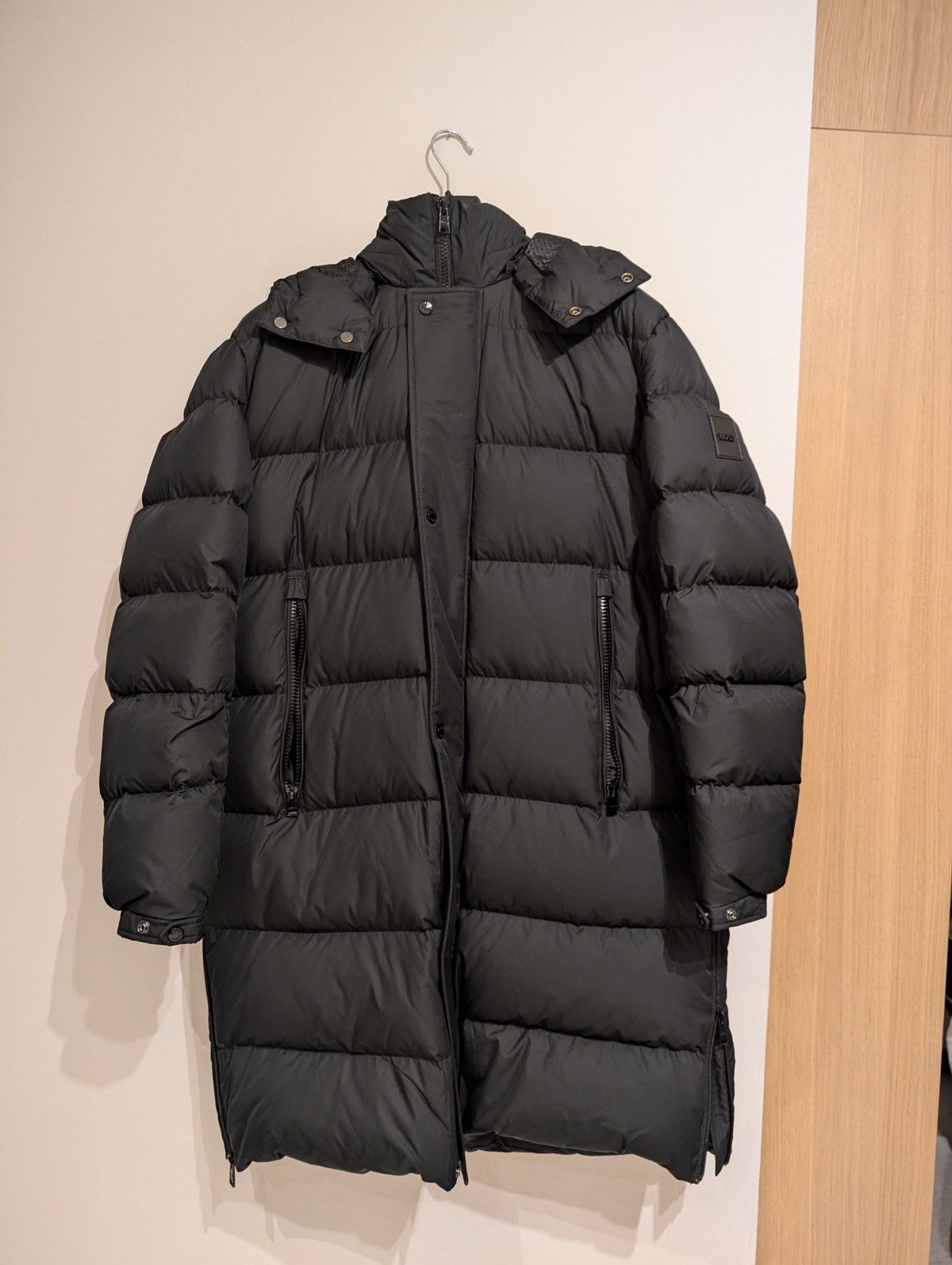 Hugo Boss BOSS Down Jacket – Size 52 – Brand New, Never Worn Size US L / EU 52-54 / 3 - 1 Thumbnail