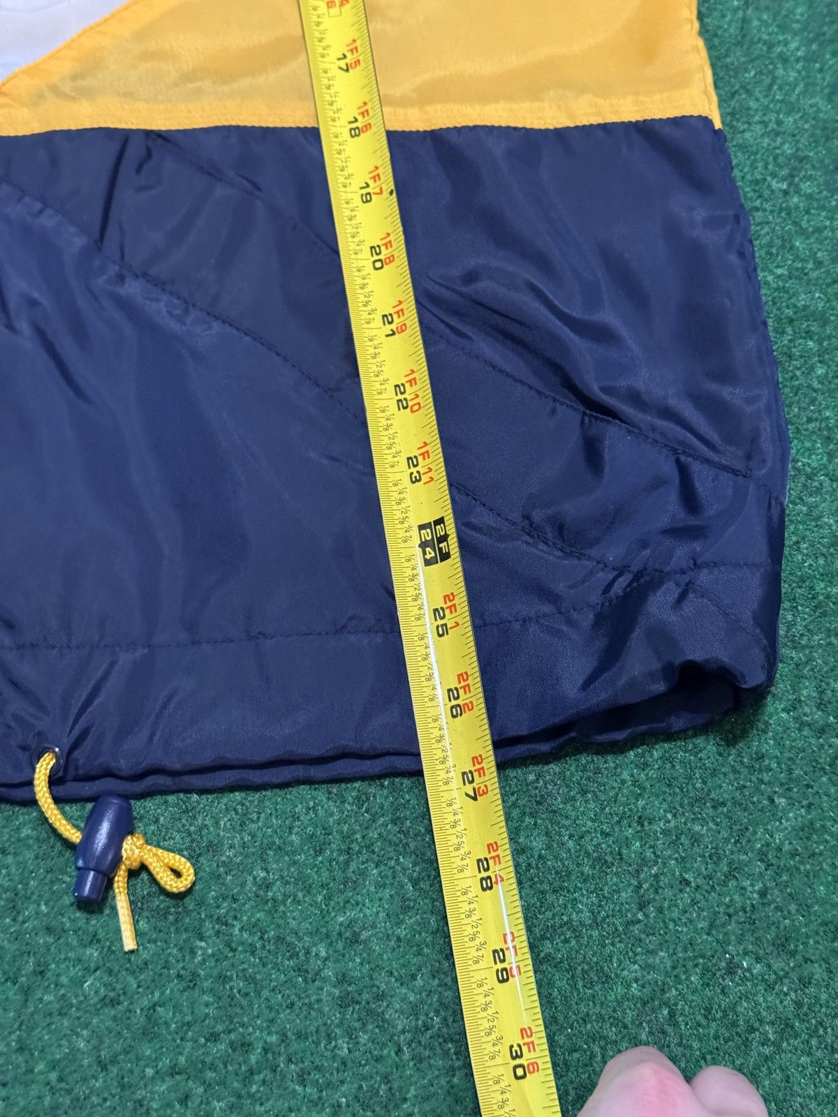 Reebok Notre Dame Football Vintage Reebok Small 23x26 Windbreaker Size US S / EU 44-46 / 1 - 9 Thumbnail