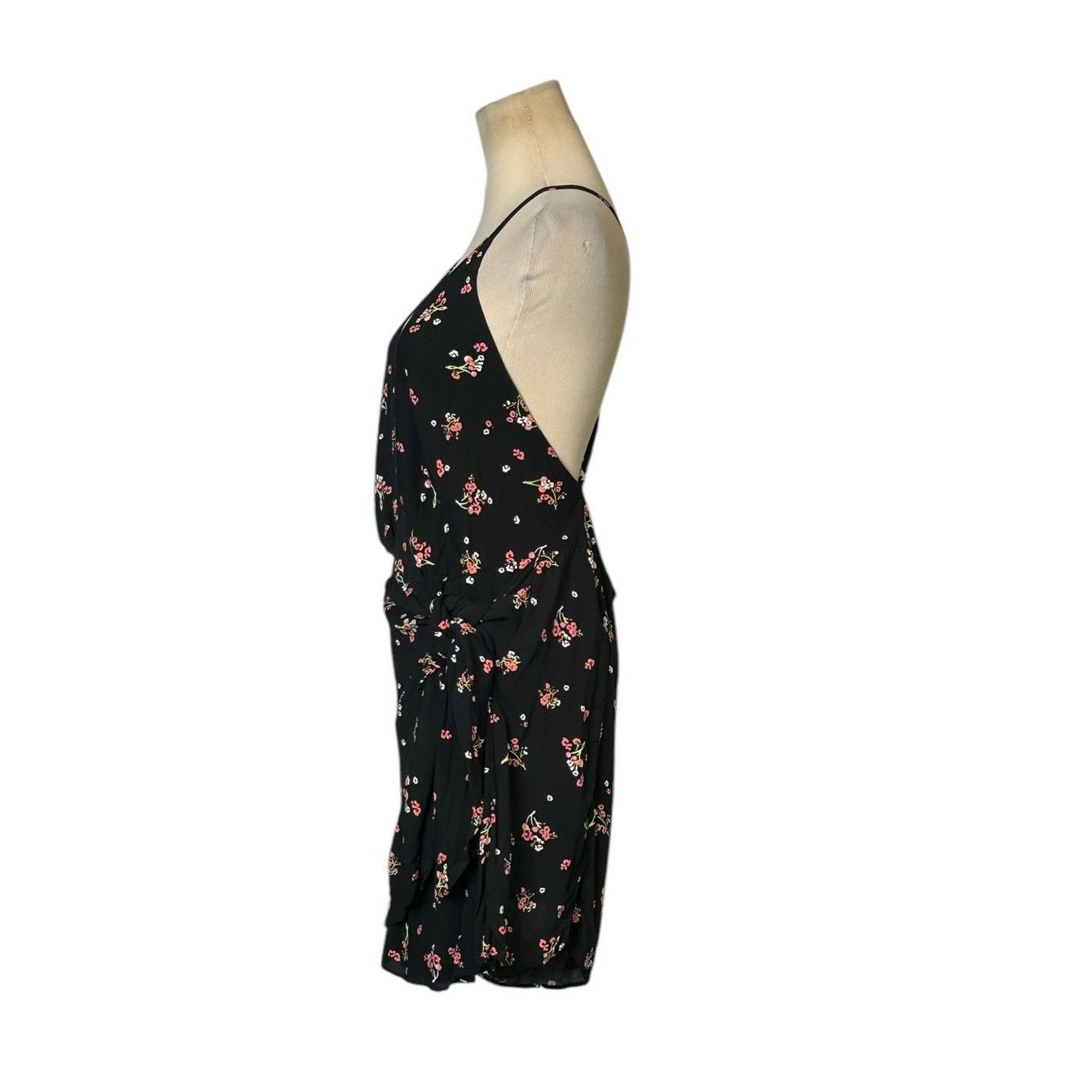 Free People Free People Black Floral Wrap Skirt Front Romper size 0 Size 25" / US 0 / IT 36 - 6 Thumbnail