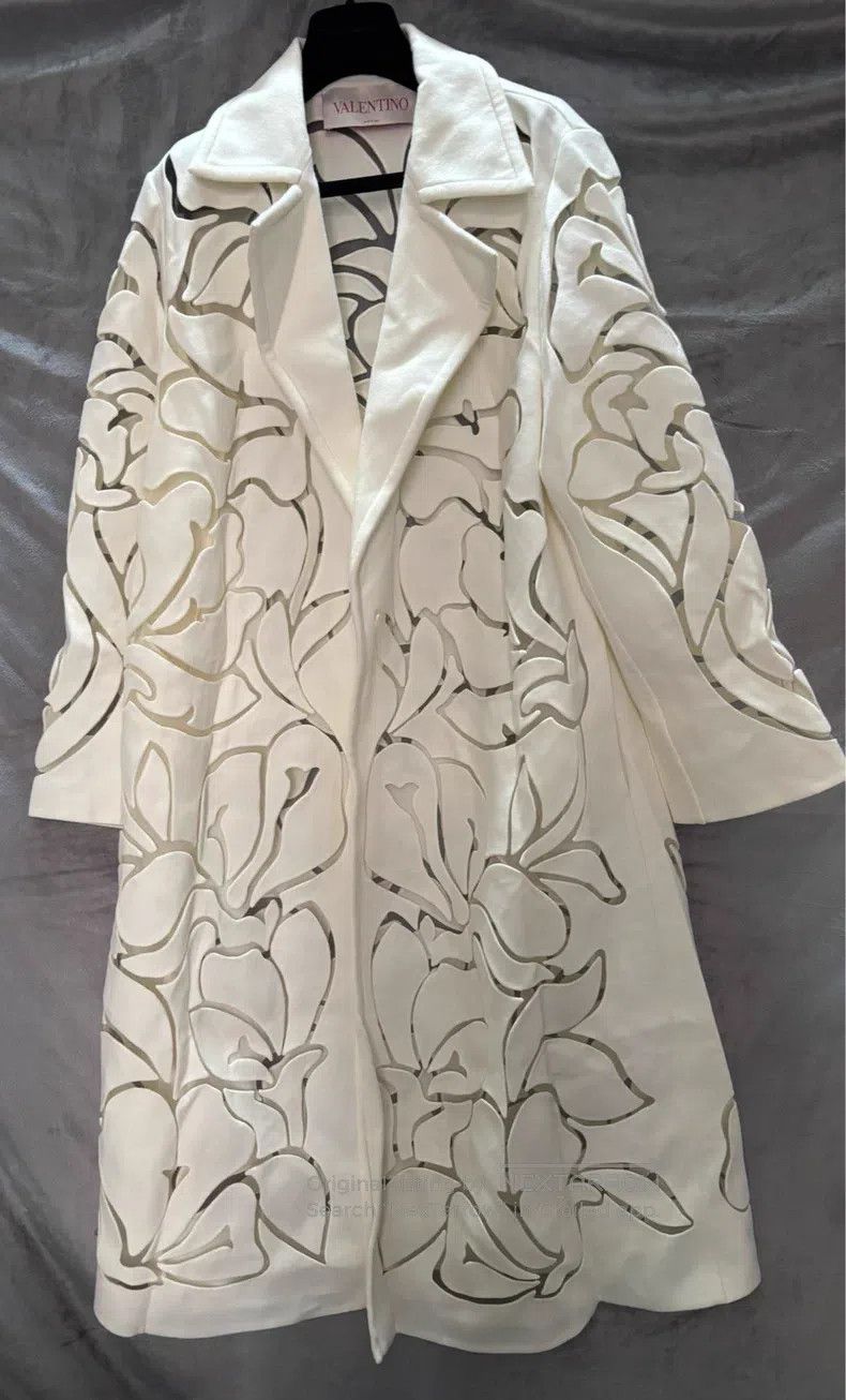 Valentino Valentino White floral cut-out print long-sleeved coat wit Size XS / US 0-2 / IT 36-38 - 1 Thumbnail