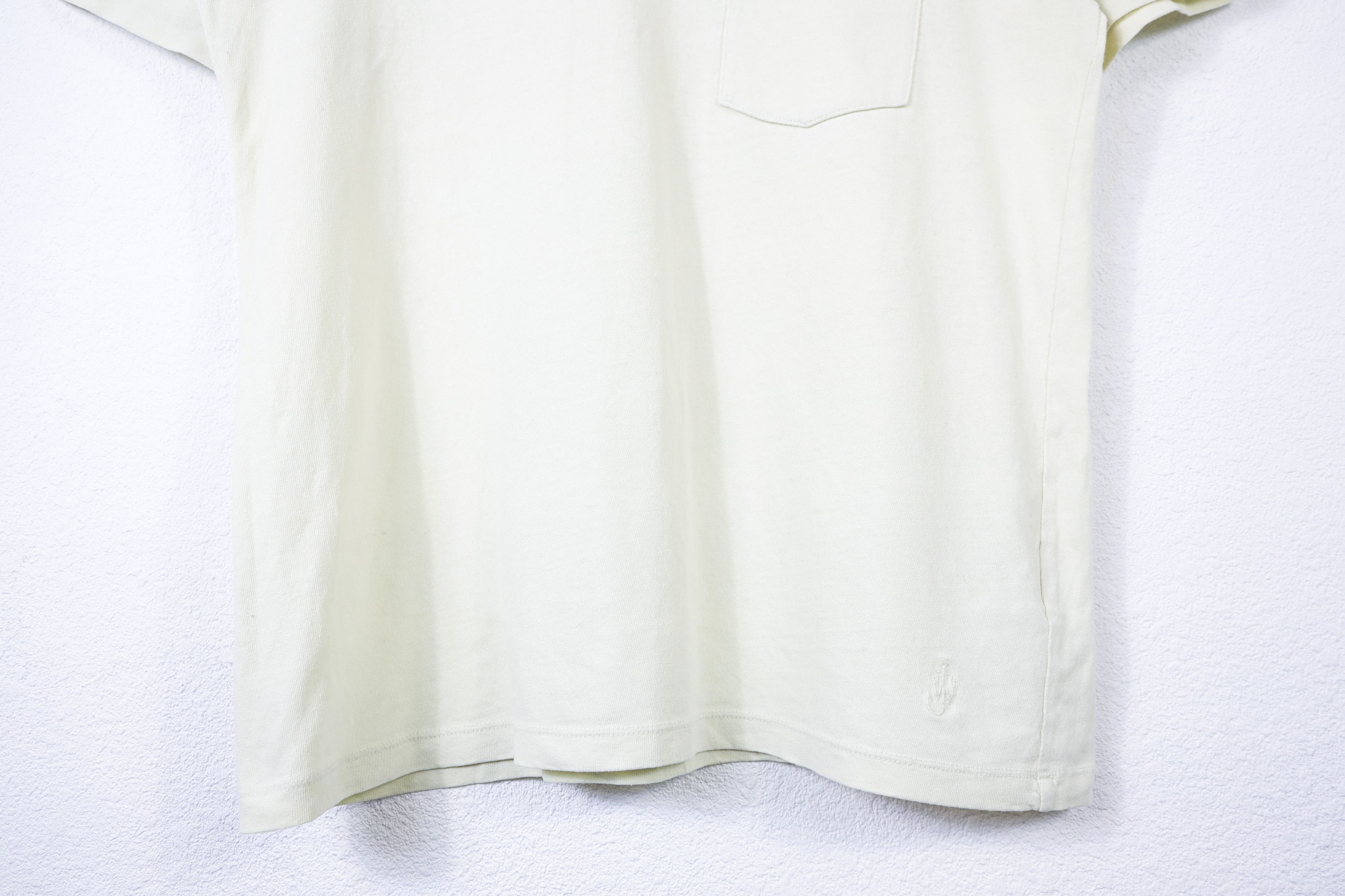 JW Anderson × Uniqlo J.W.Anderson x Uniqlo Logo Light Beige Tee T-shirt Size M / US 6-8 / IT 42-44 - 3 Thumbnail