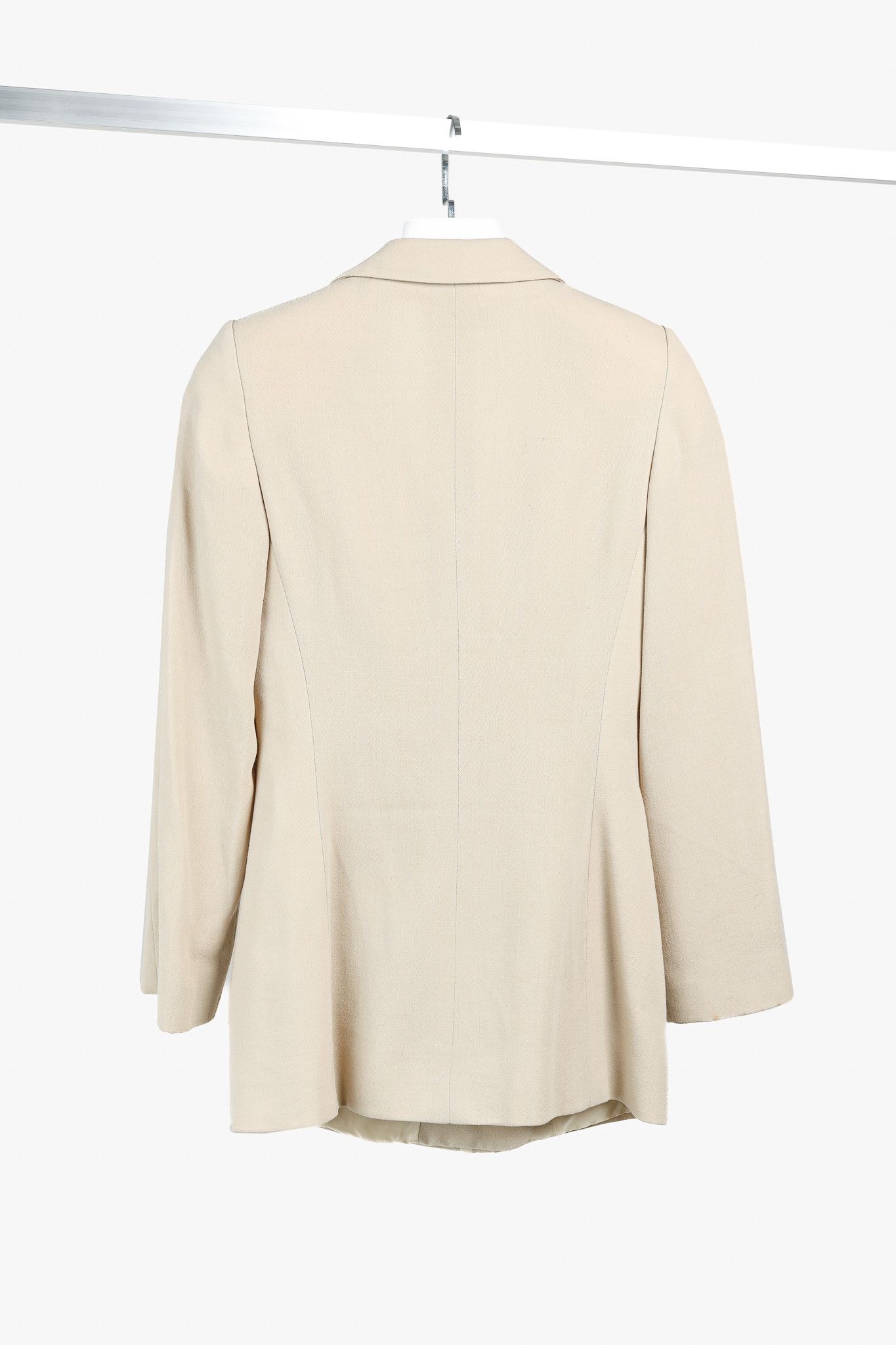 Giorgio Armani Giorgio Armani Vintage Minimalist Beige Wool Blazer Size XS / US 0-2 / IT 36-38 - 2 Thumbnail