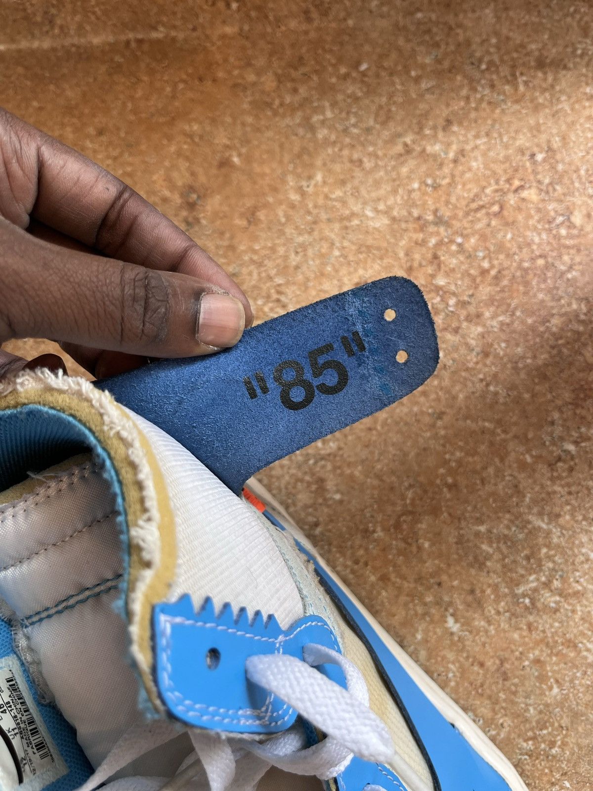 Jordan Brand × Off-White AIR JORDAN 1 x OFF WHITE UNC Size US 12 / EU 45 - 10 Thumbnail