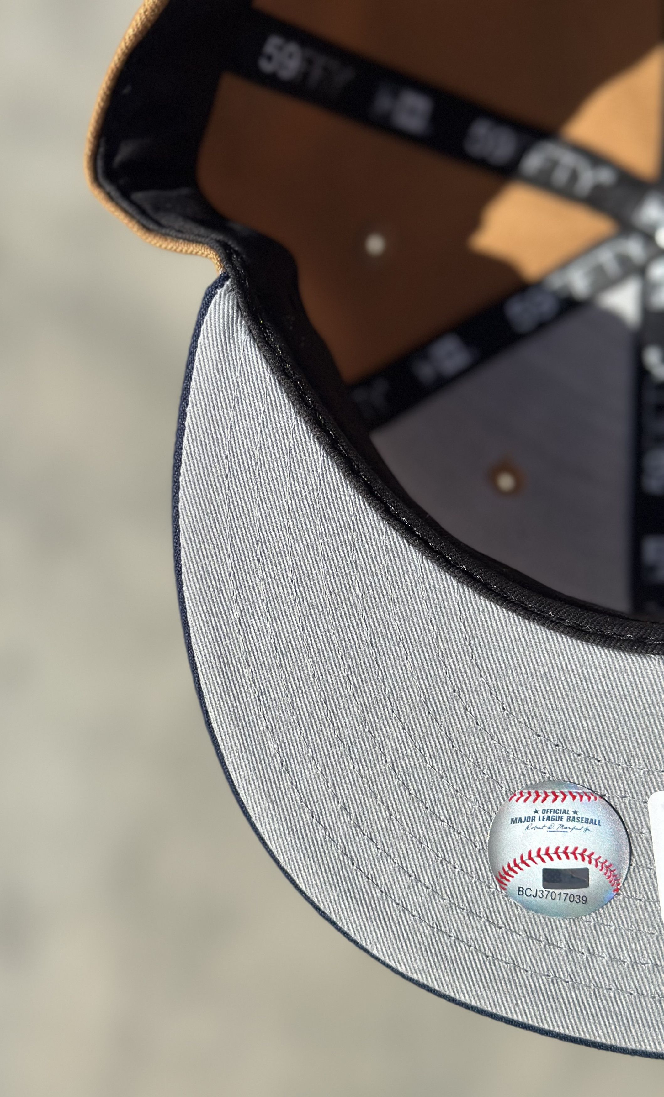 Hat Club 7 3/4 Arizona Diamondbacks 2001 World Series Fitted Size ONE SIZE - 6 Thumbnail