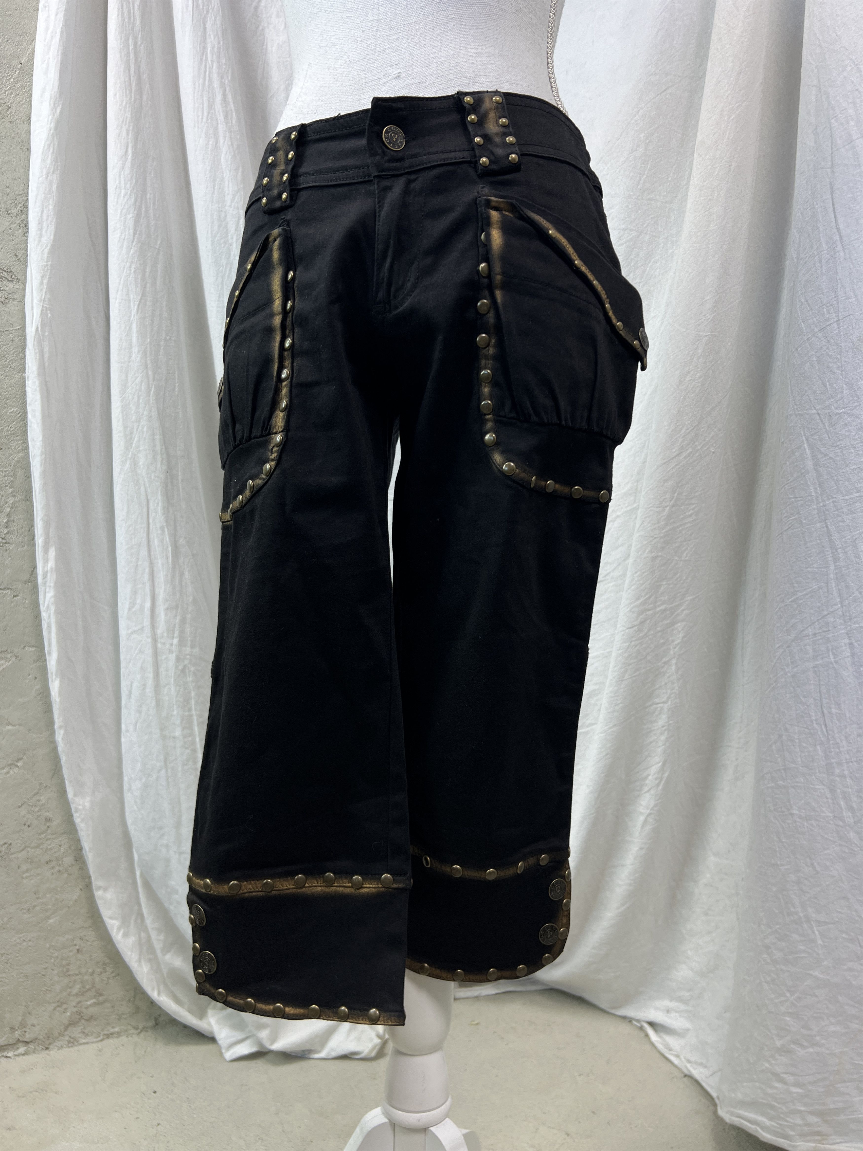 Vintage Vintage Streetwar Studded Capri Pants Y2K Size 26" / US 2 / IT 38 - 1 Thumbnail